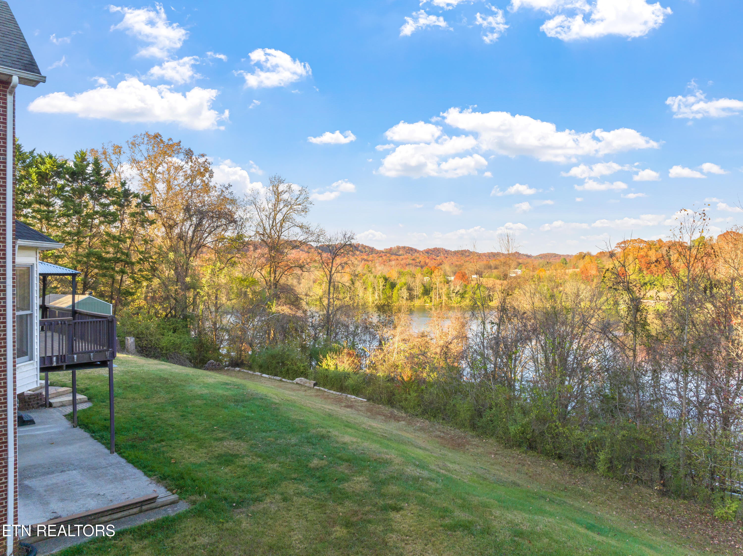 16 Radcliff Terrace Oak Ridge TN 37830