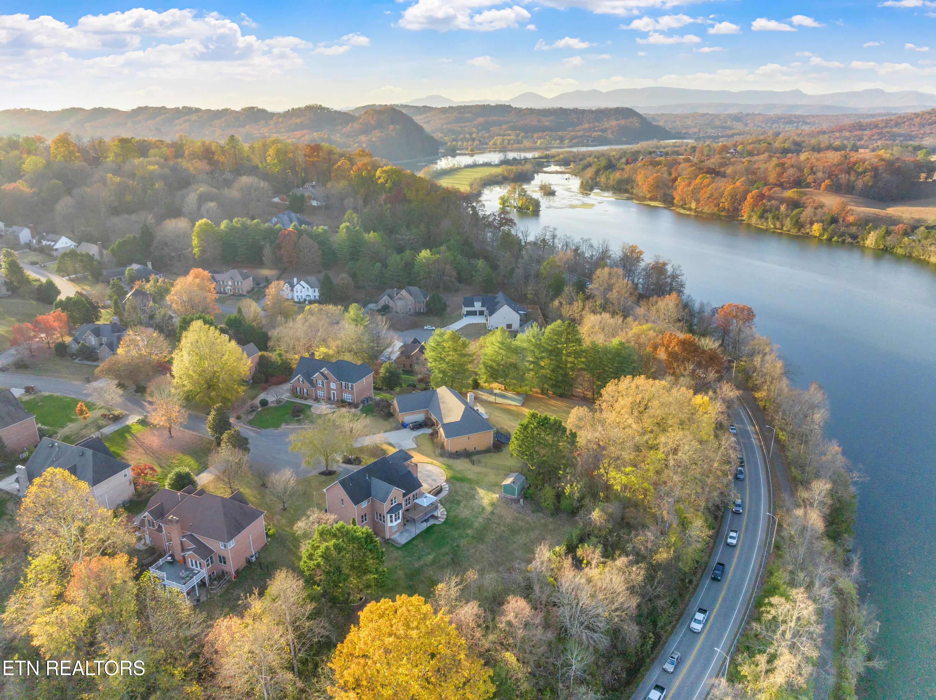16 Radcliff Terrace Oak Ridge TN 37830