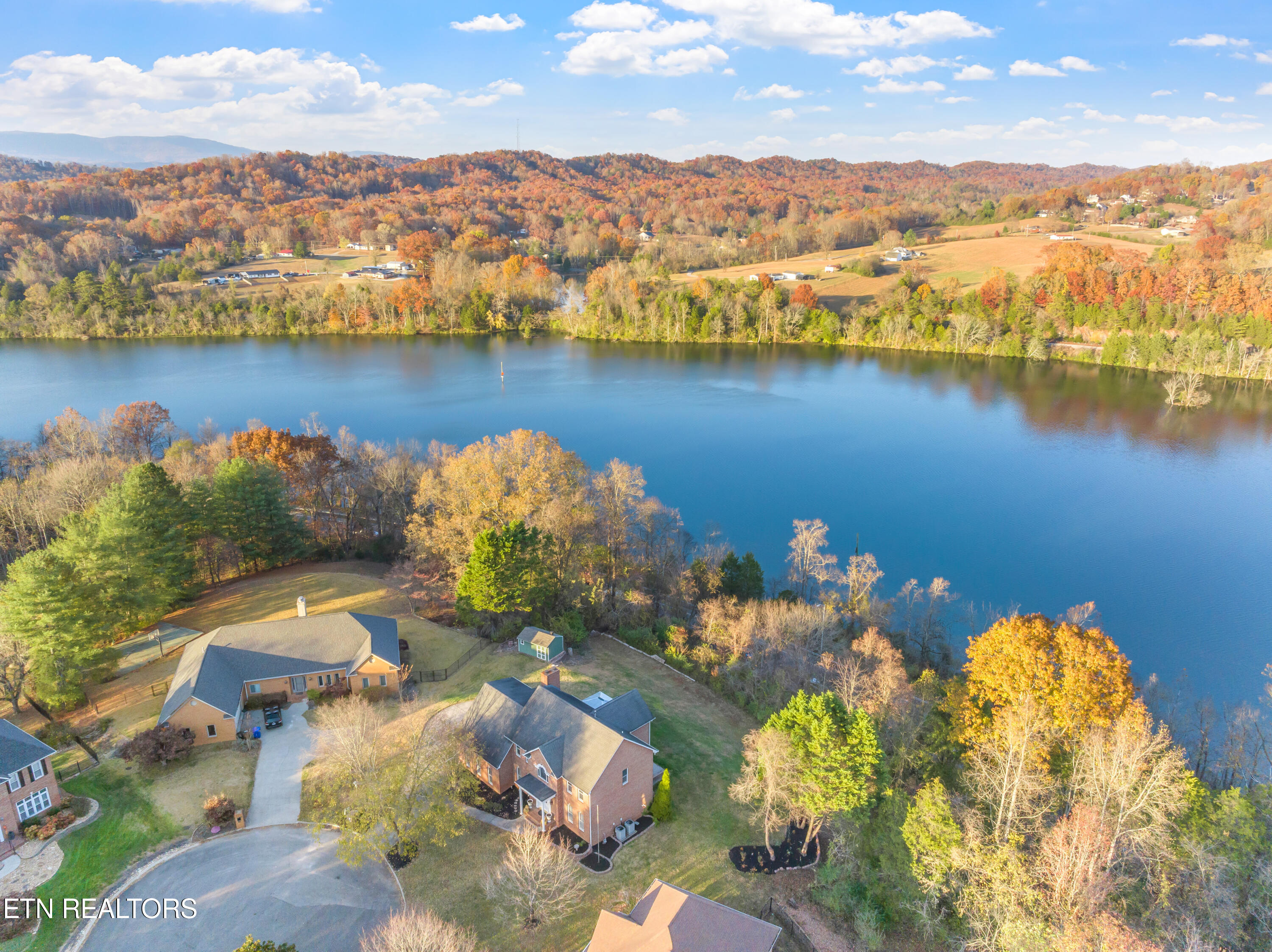 16 Radcliff Terrace Oak Ridge TN 37830