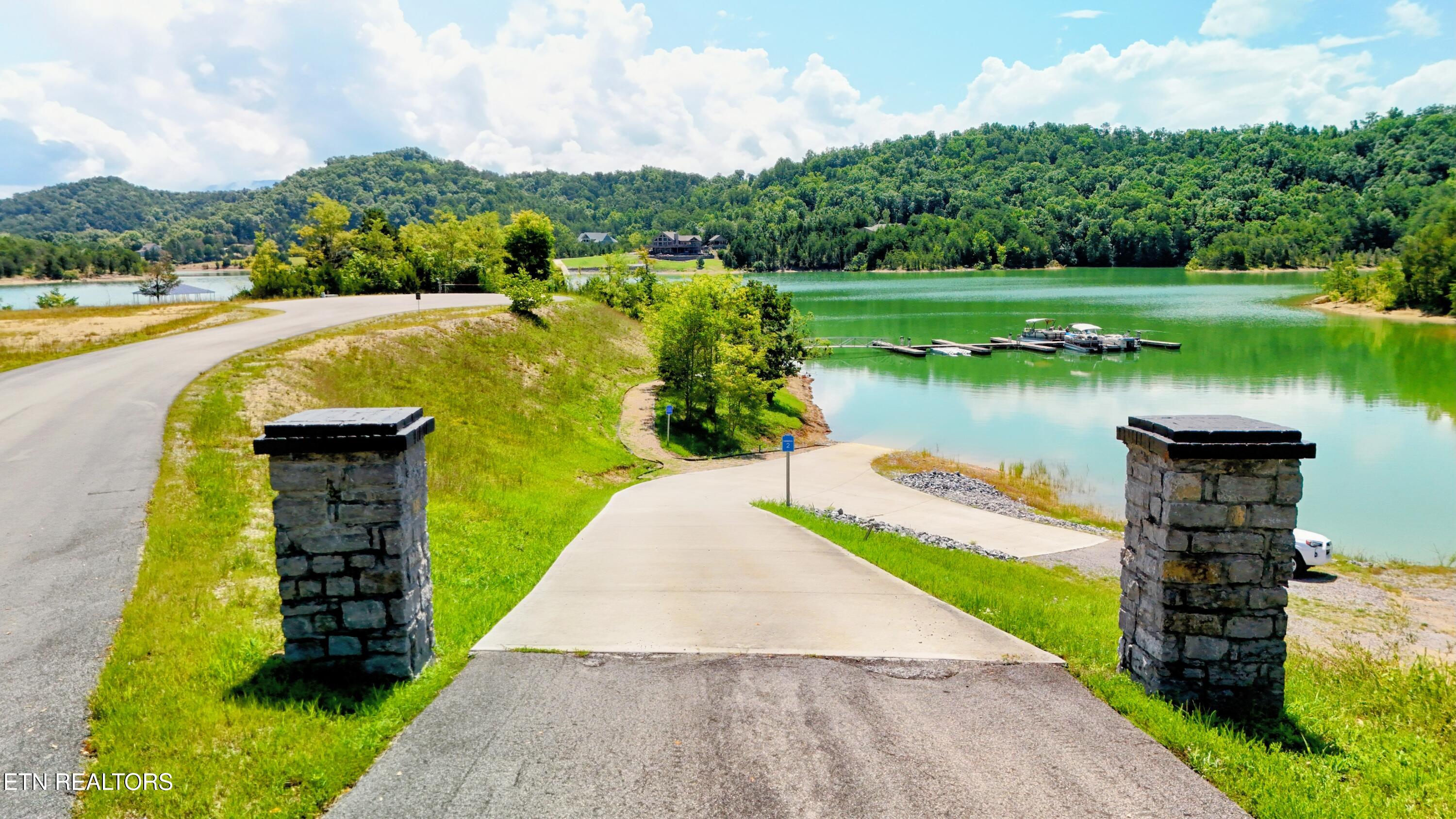 108 Bay View Point Sevierville TN 37876