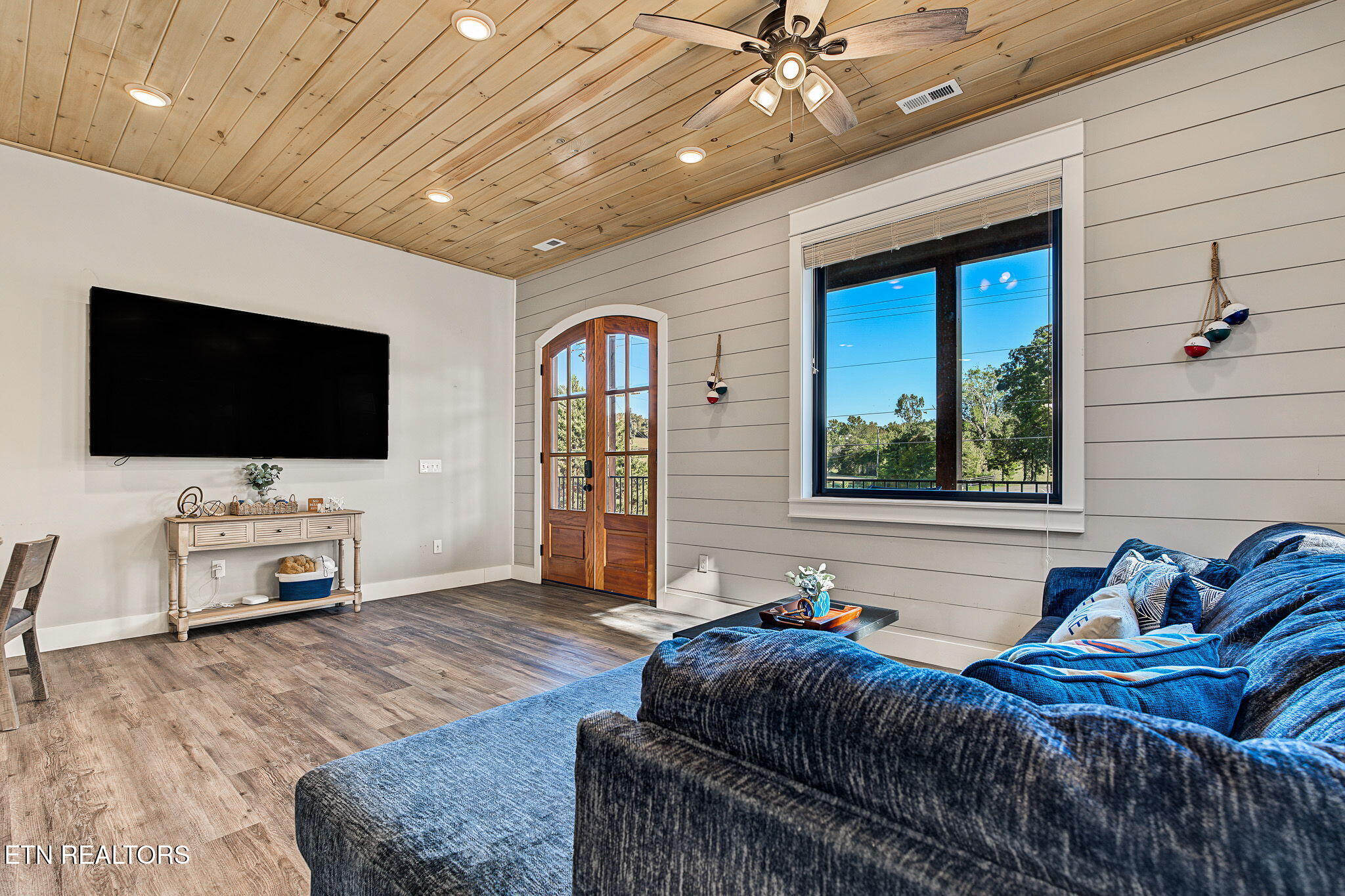 810 Blue Herring Way Sevierville TN 37876