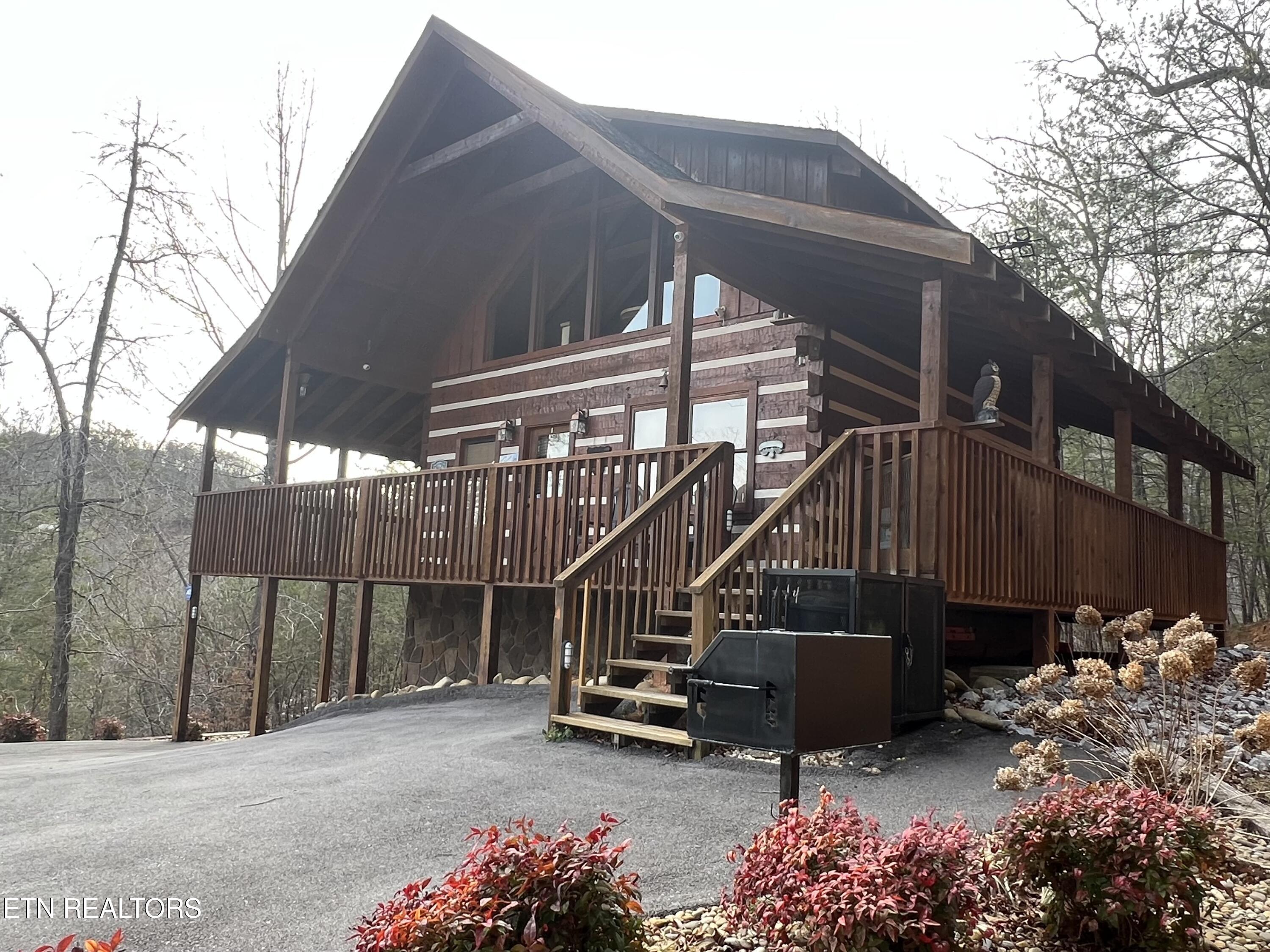 1554 Bear Valley Road Sevierville TN 37876