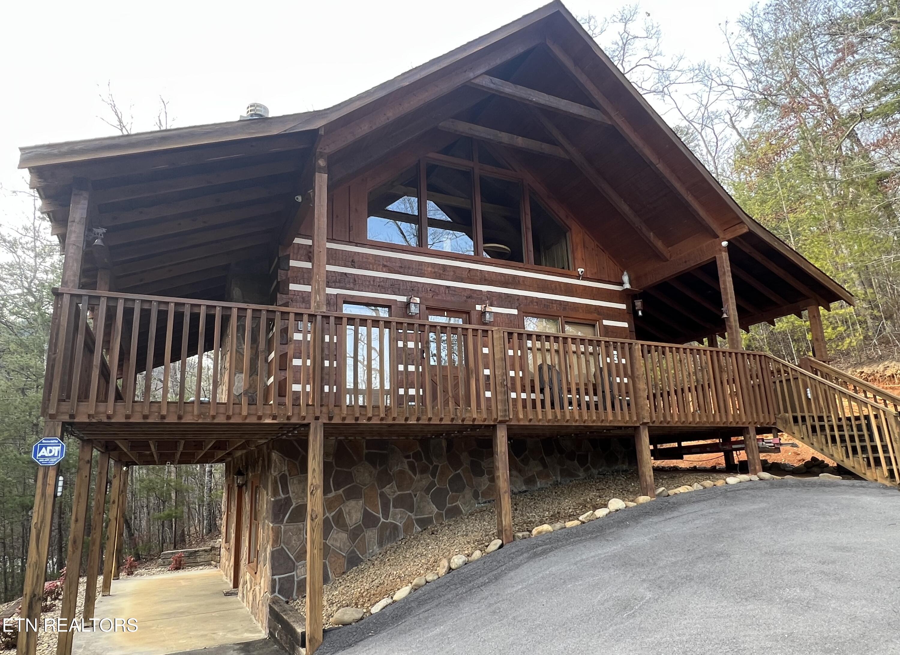 1554 Bear Valley Road Sevierville TN 37876