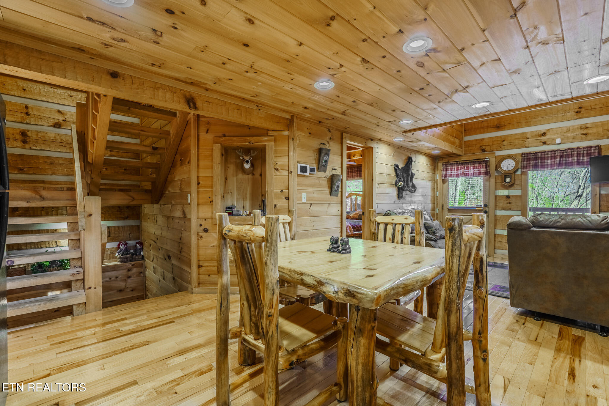 1554 Bear Valley Road Sevierville TN 37876