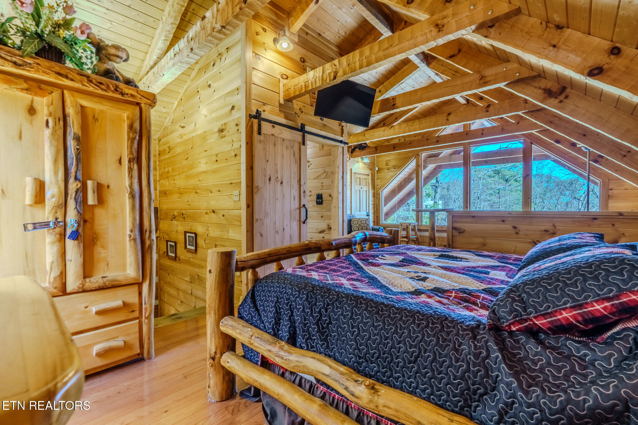 1554 Bear Valley Road Sevierville TN 37876