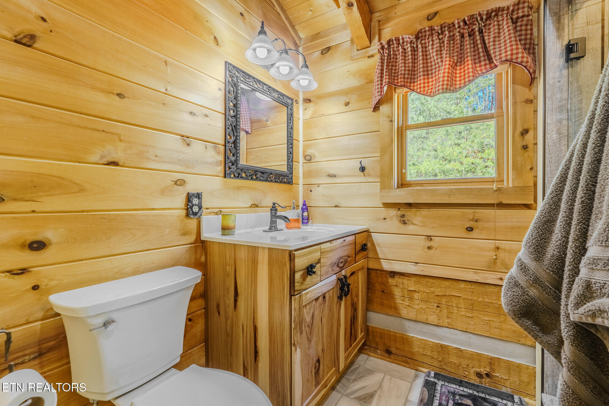 1554 Bear Valley Road Sevierville TN 37876