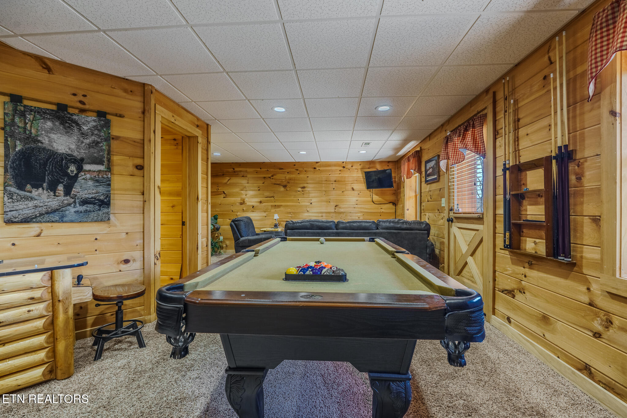 1554 Bear Valley Road Sevierville TN 37876