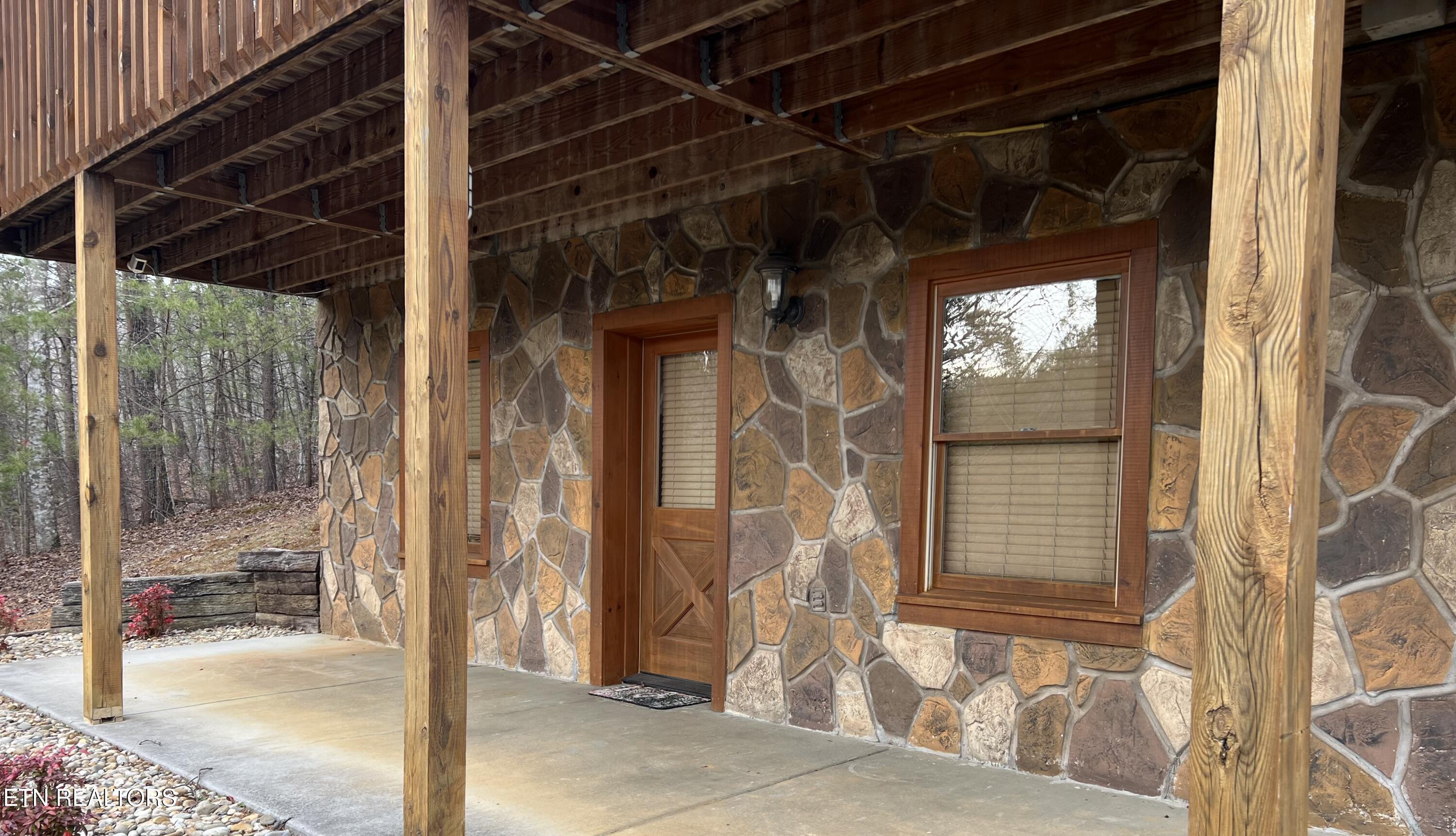 1554 Bear Valley Road Sevierville TN 37876