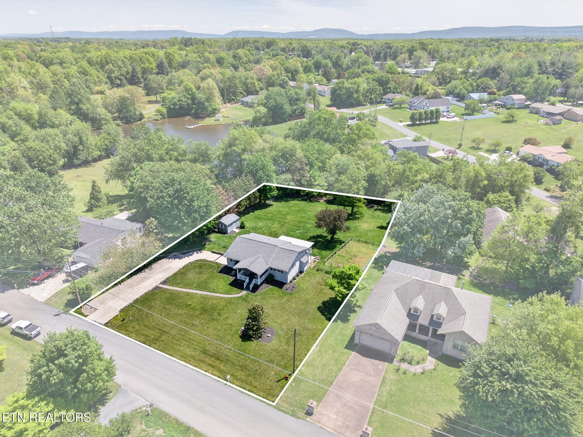 136 Hood Drive Crossville TN 38555