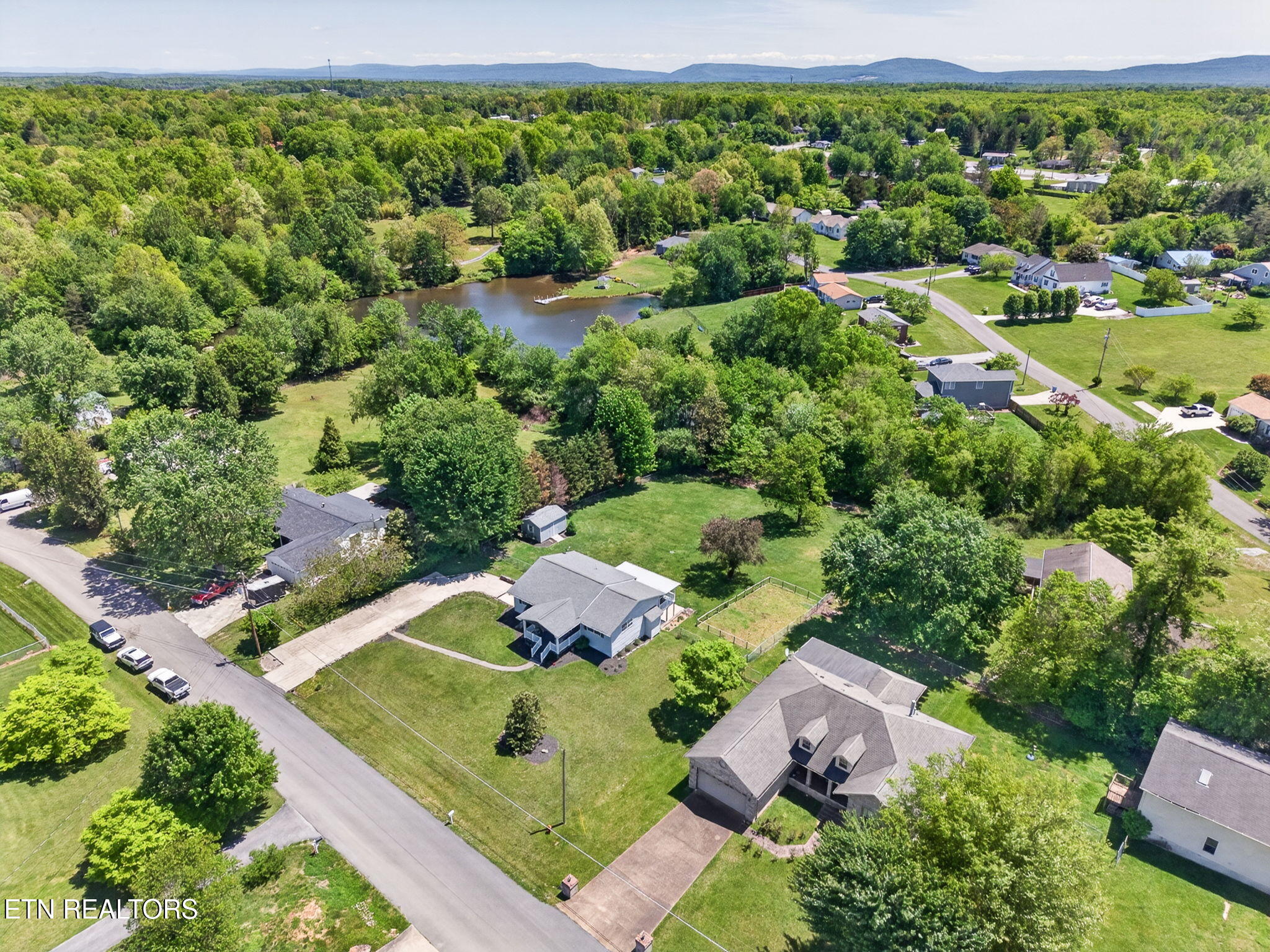 136 Hood Drive Crossville TN 38555