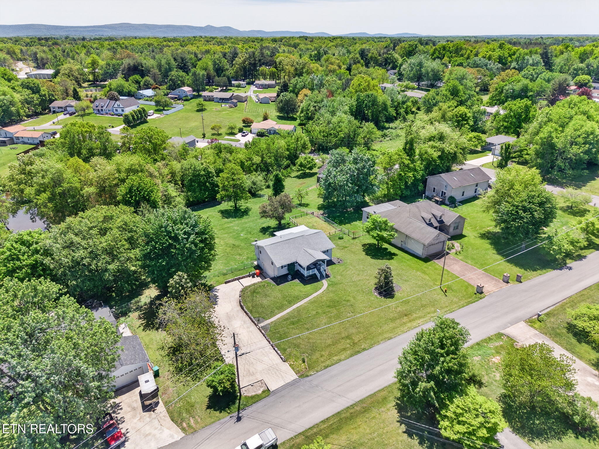 136 Hood Drive Crossville TN 38555