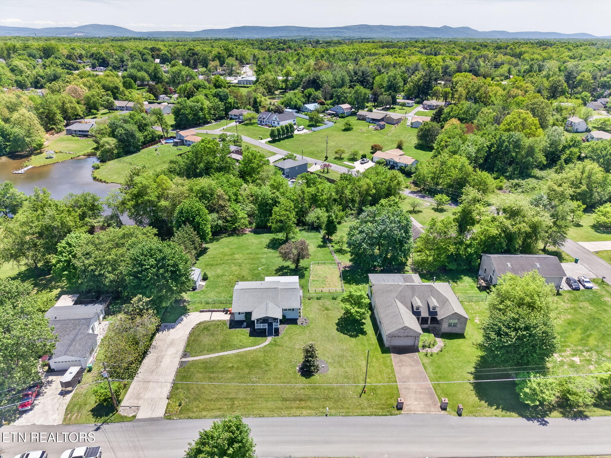 136 Hood Drive Crossville TN 38555