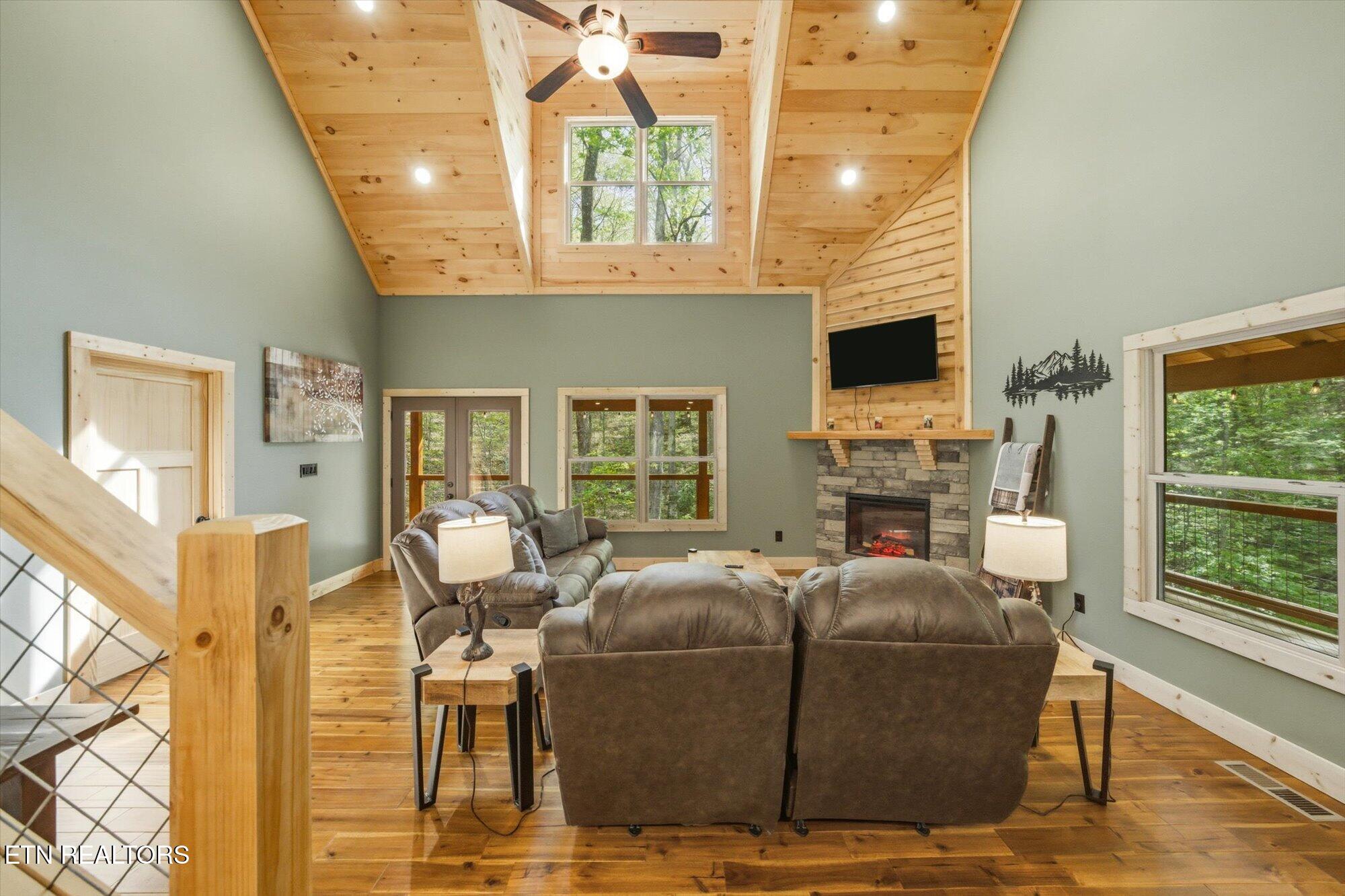 3045 Jones Creek Lane Sevierville TN 37862