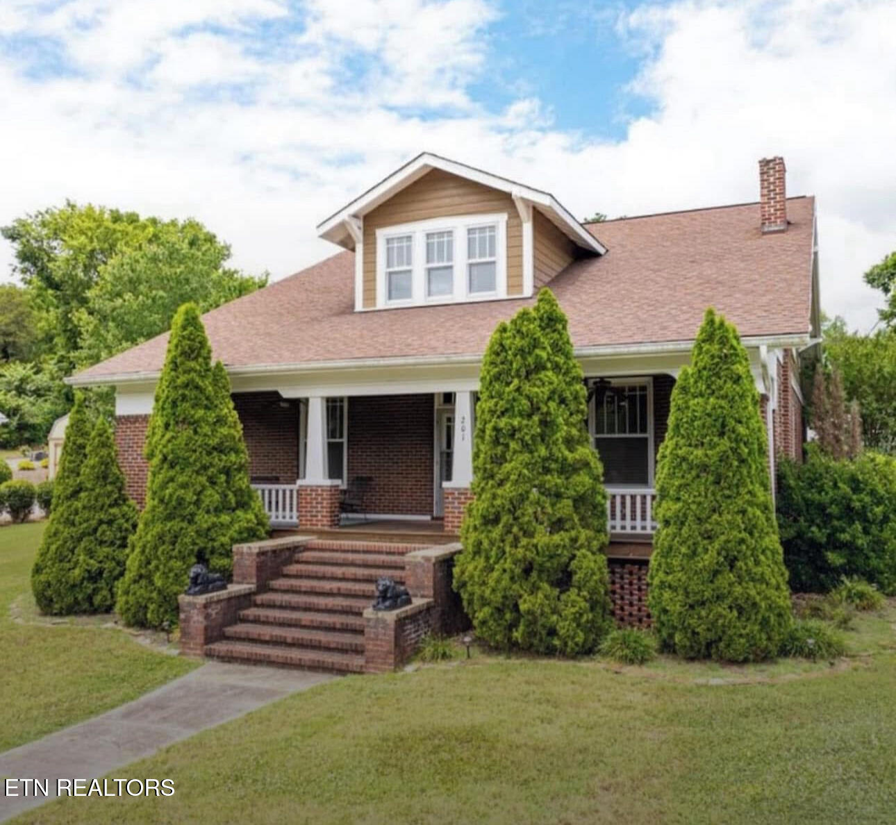 201 W Washington Avenue Clinton TN 37716