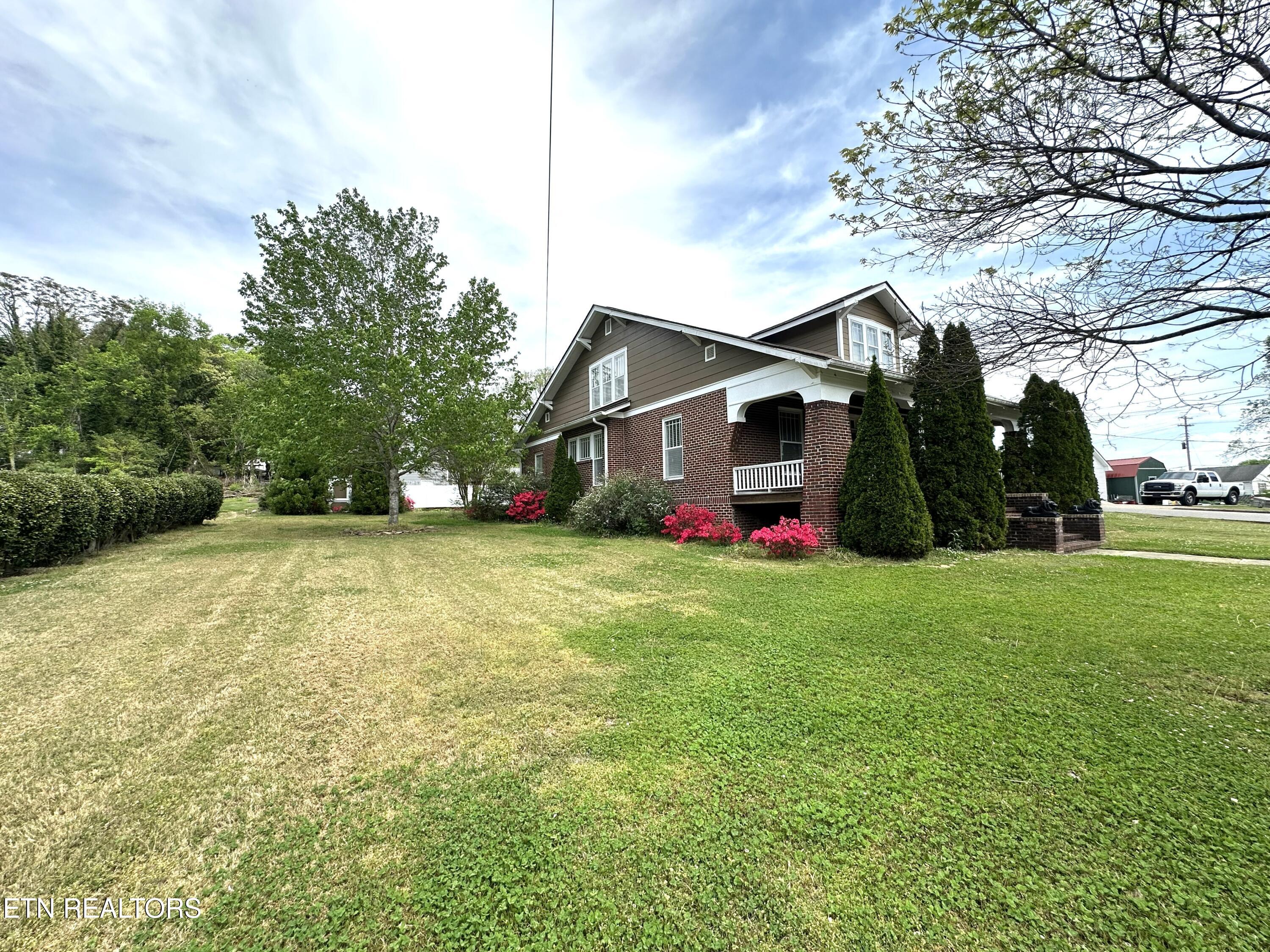 201 W Washington Avenue Clinton TN 37716
