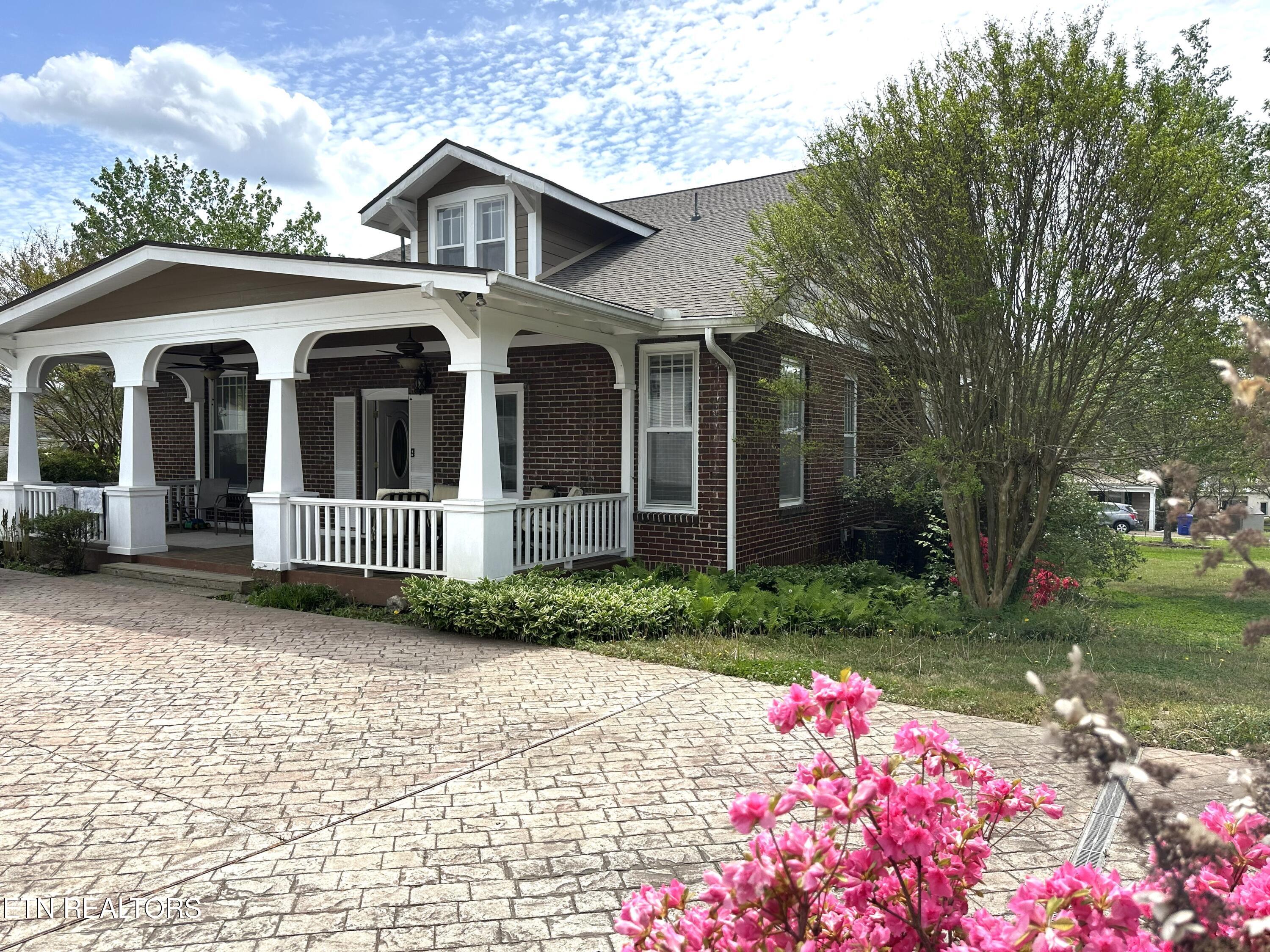 201 W Washington Avenue Clinton TN 37716