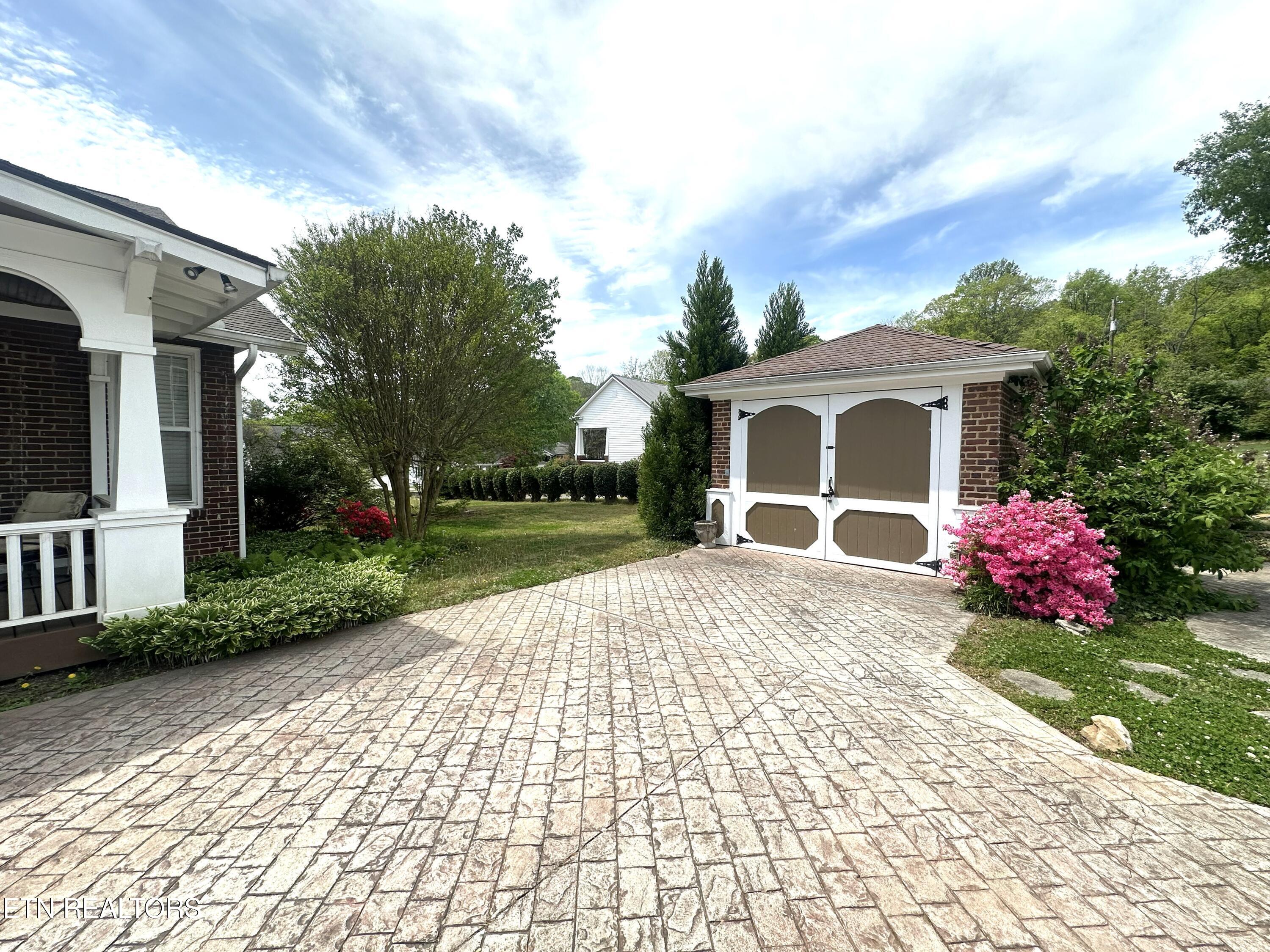 201 W Washington Avenue Clinton TN 37716