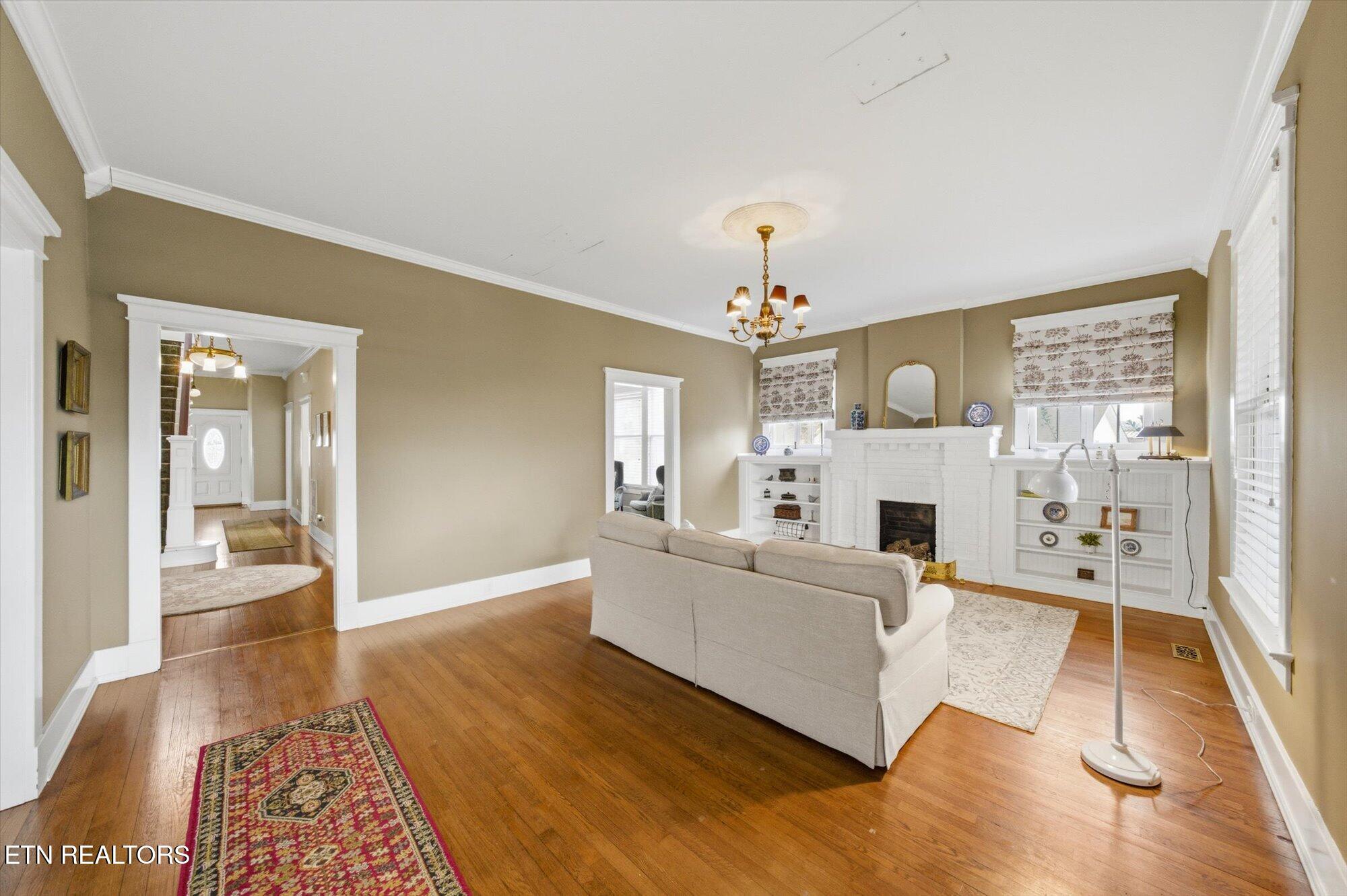 201 W Washington Avenue Clinton TN 37716