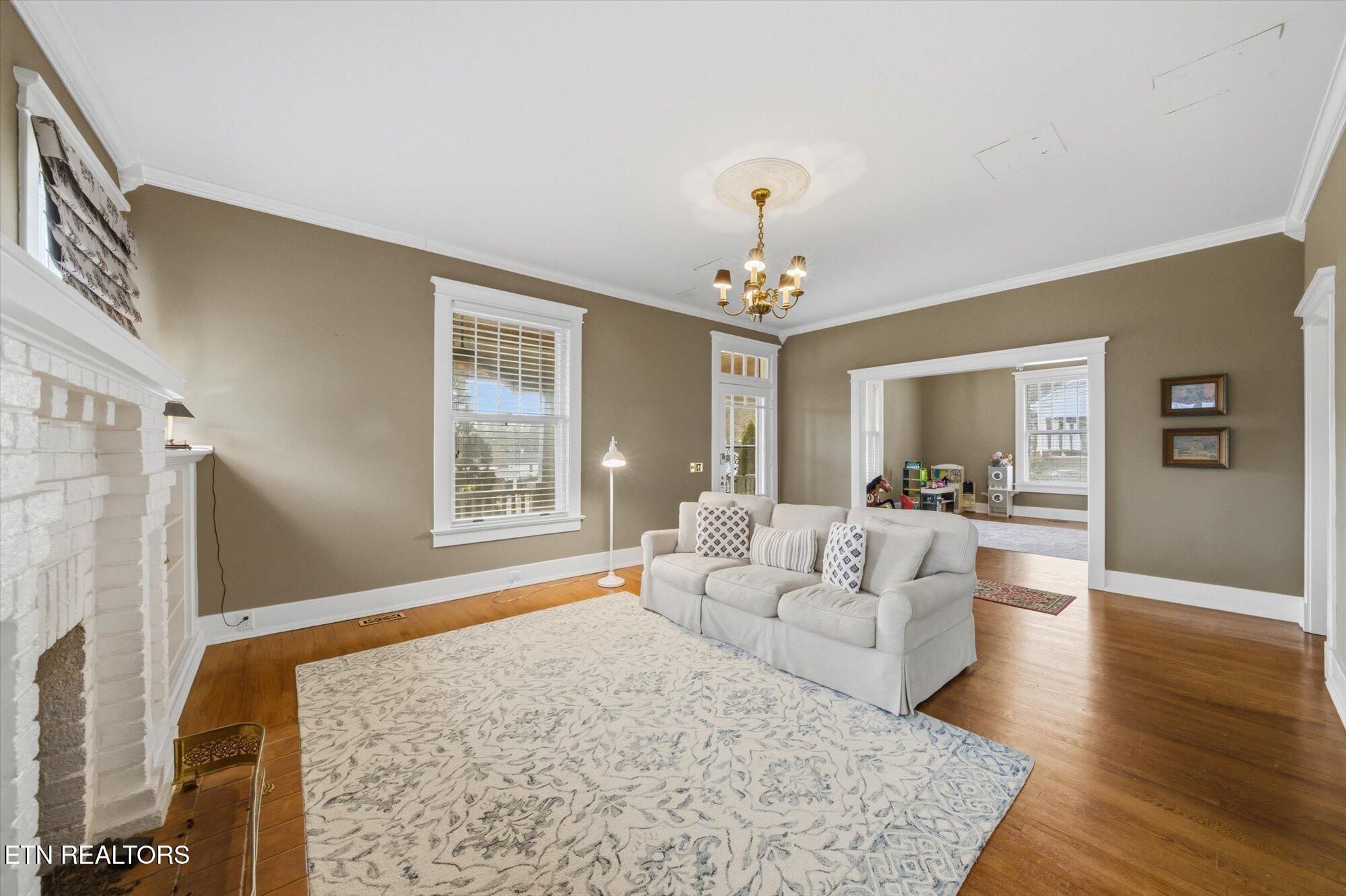 201 W Washington Avenue Clinton TN 37716