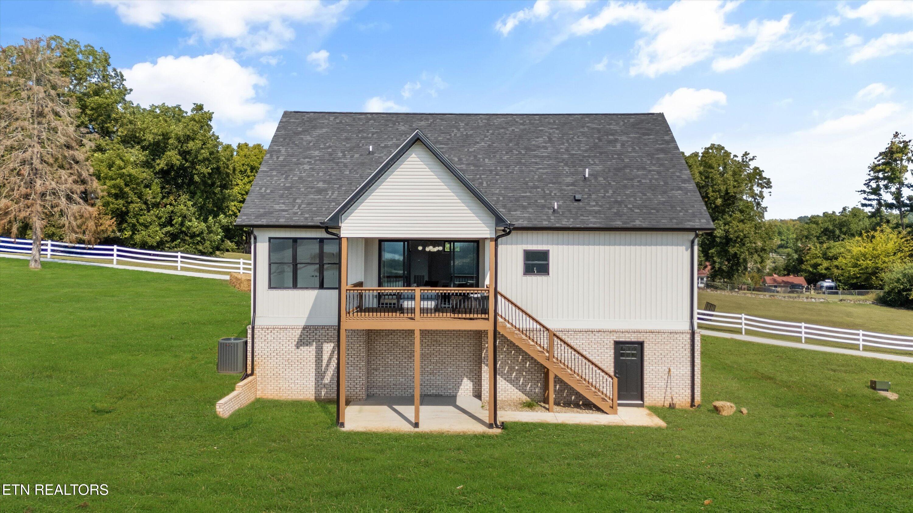 415 Hampton Way Dandridge TN 37725