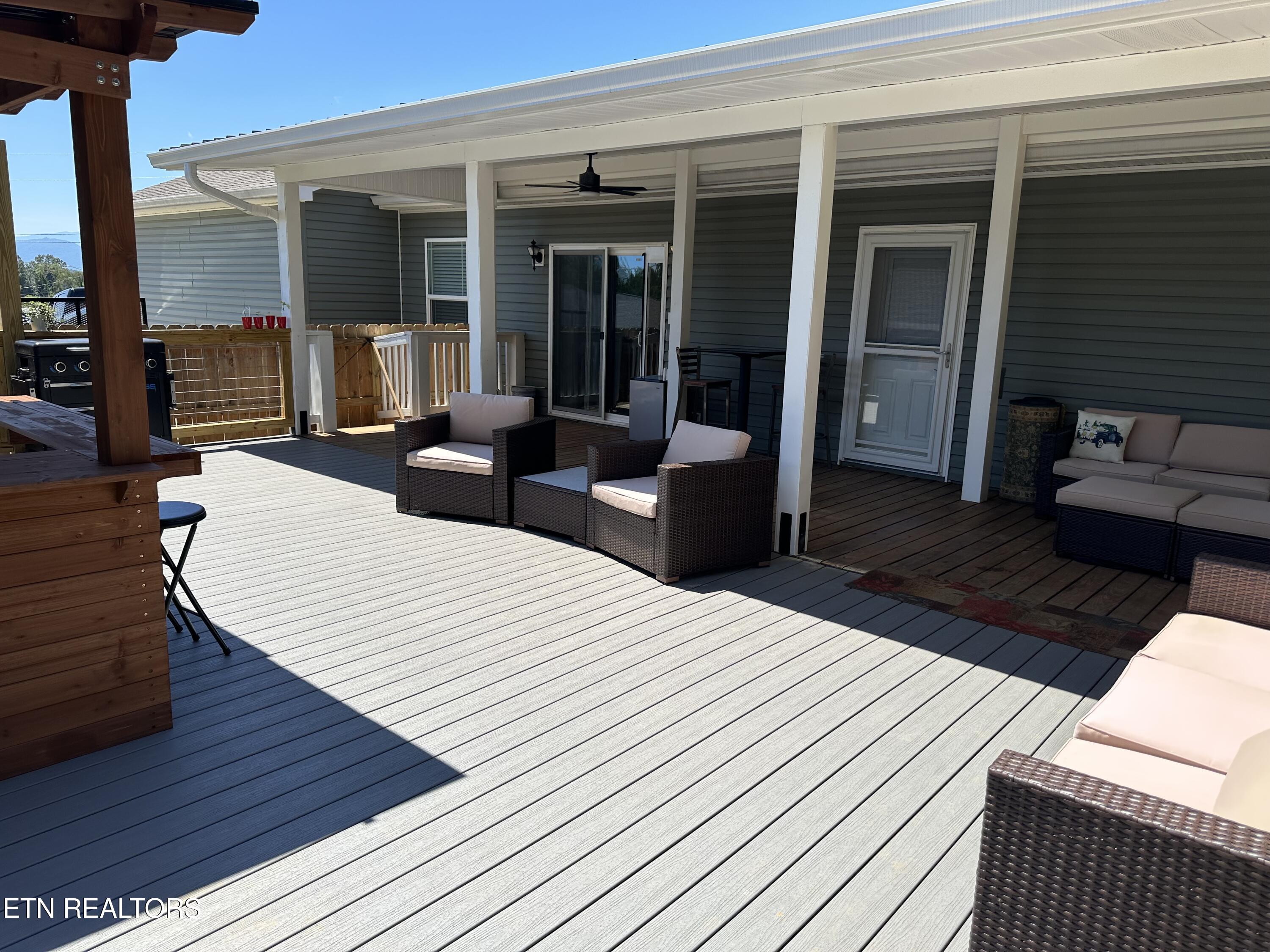 359 Garden Lane Dandridge TN 37725
