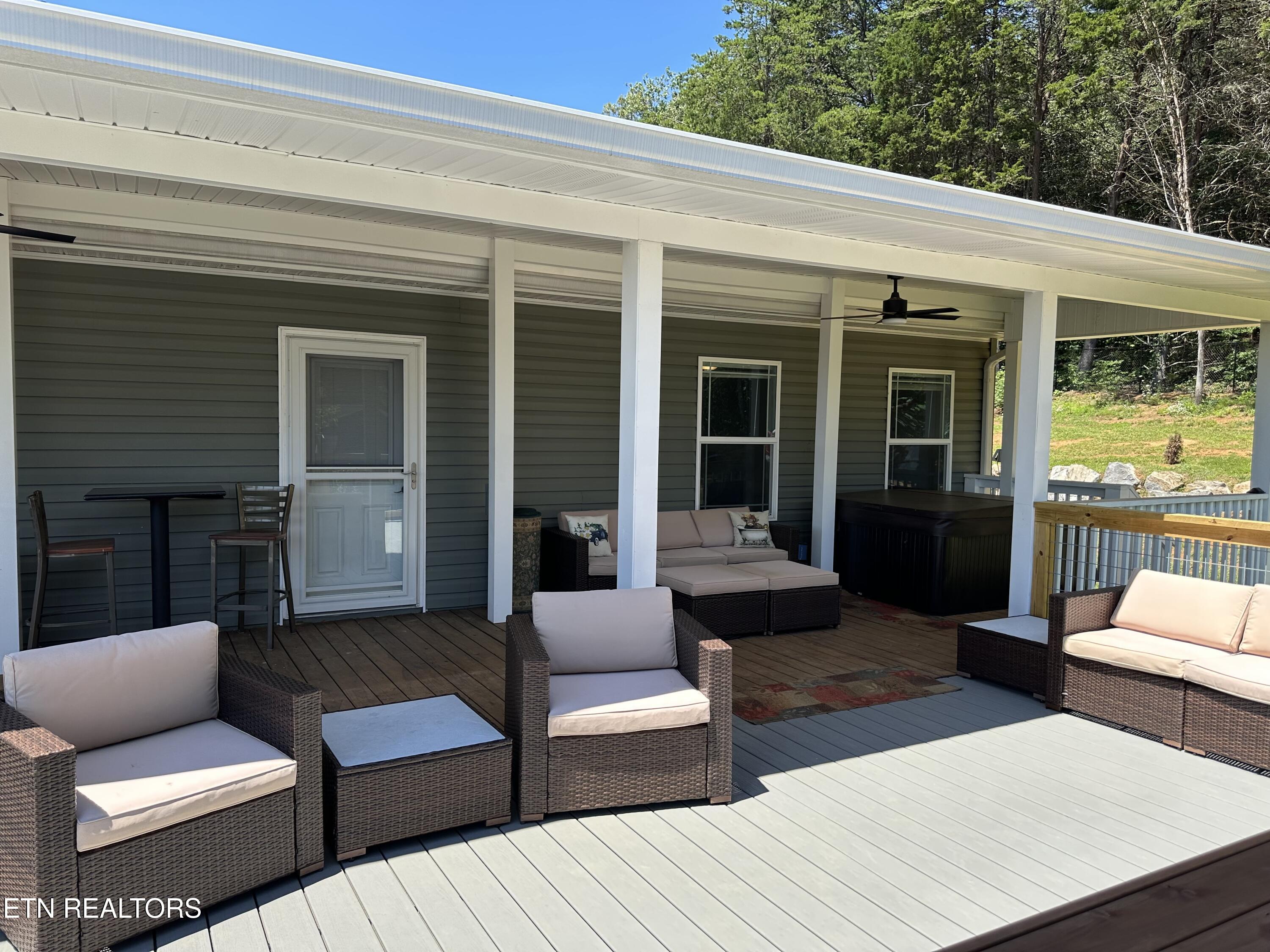 359 Garden Lane Dandridge TN 37725