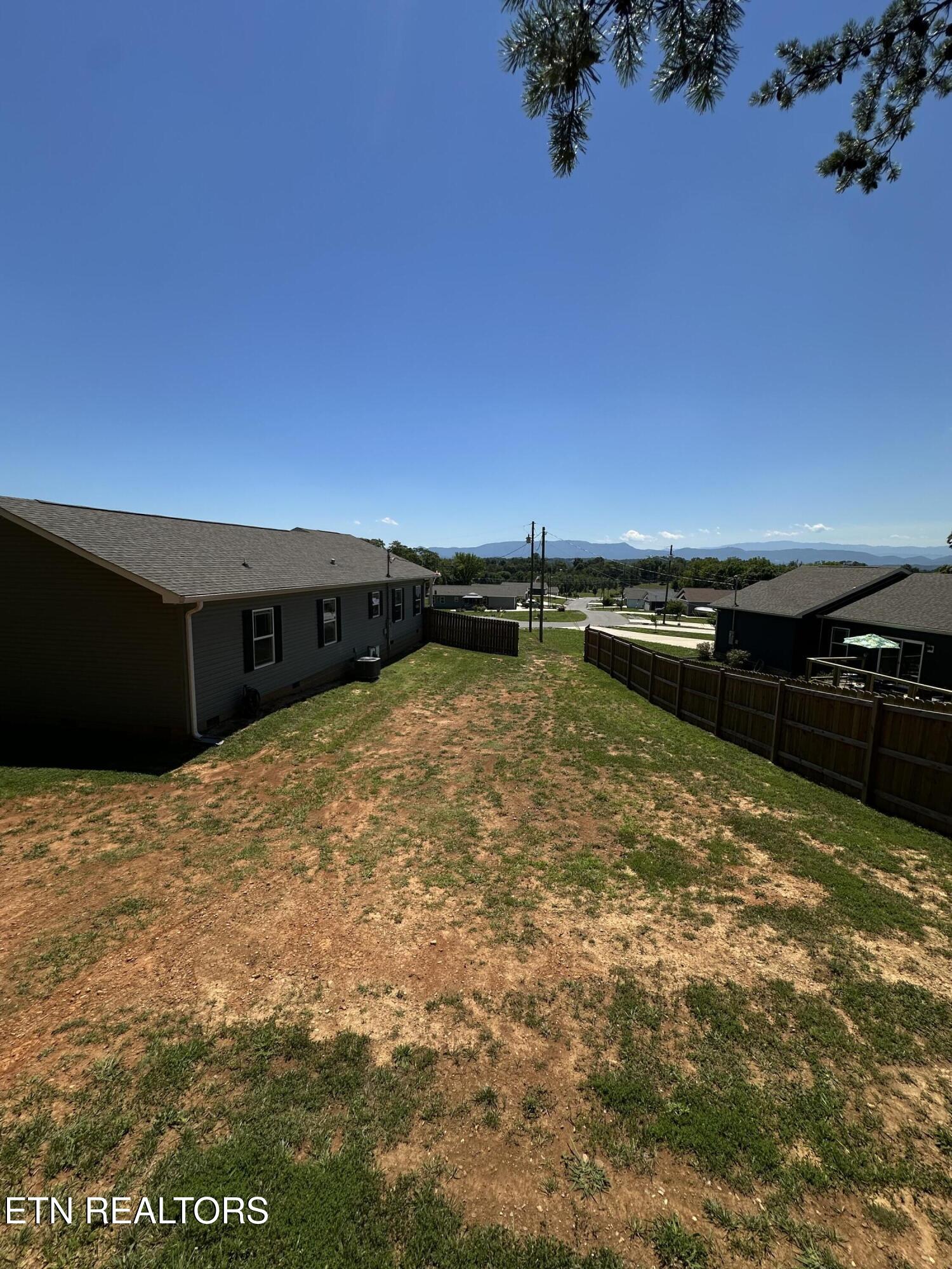 359 Garden Lane Dandridge TN 37725