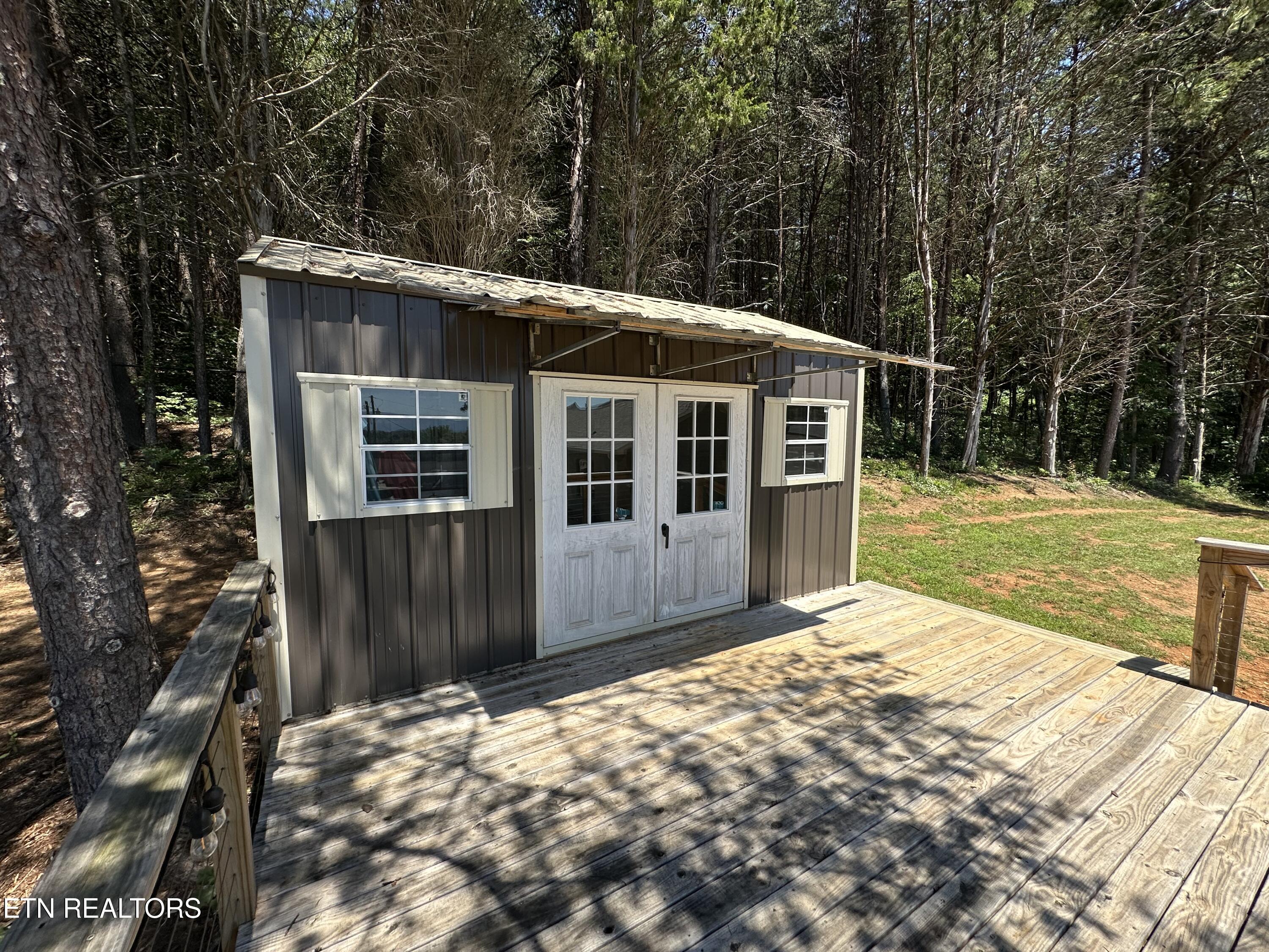 359 Garden Lane Dandridge TN 37725