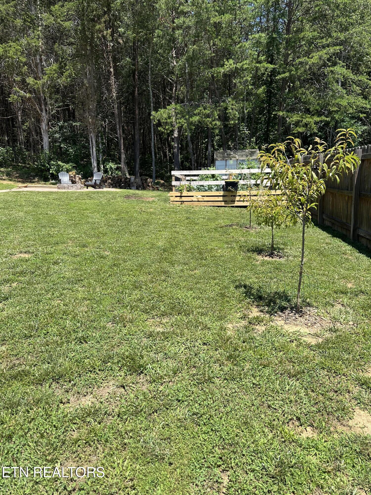359 Garden Lane Dandridge TN 37725