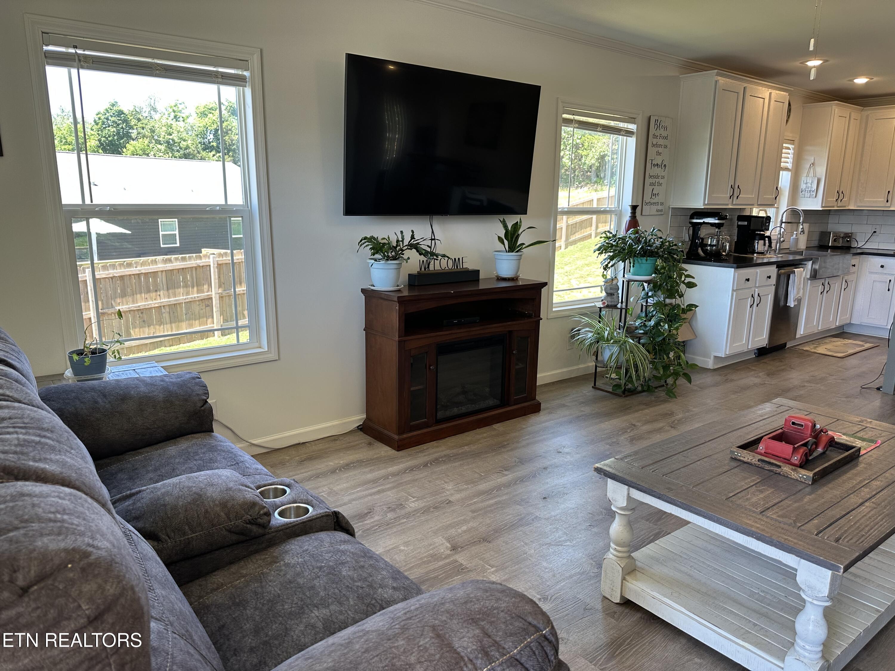 359 Garden Lane Dandridge TN 37725