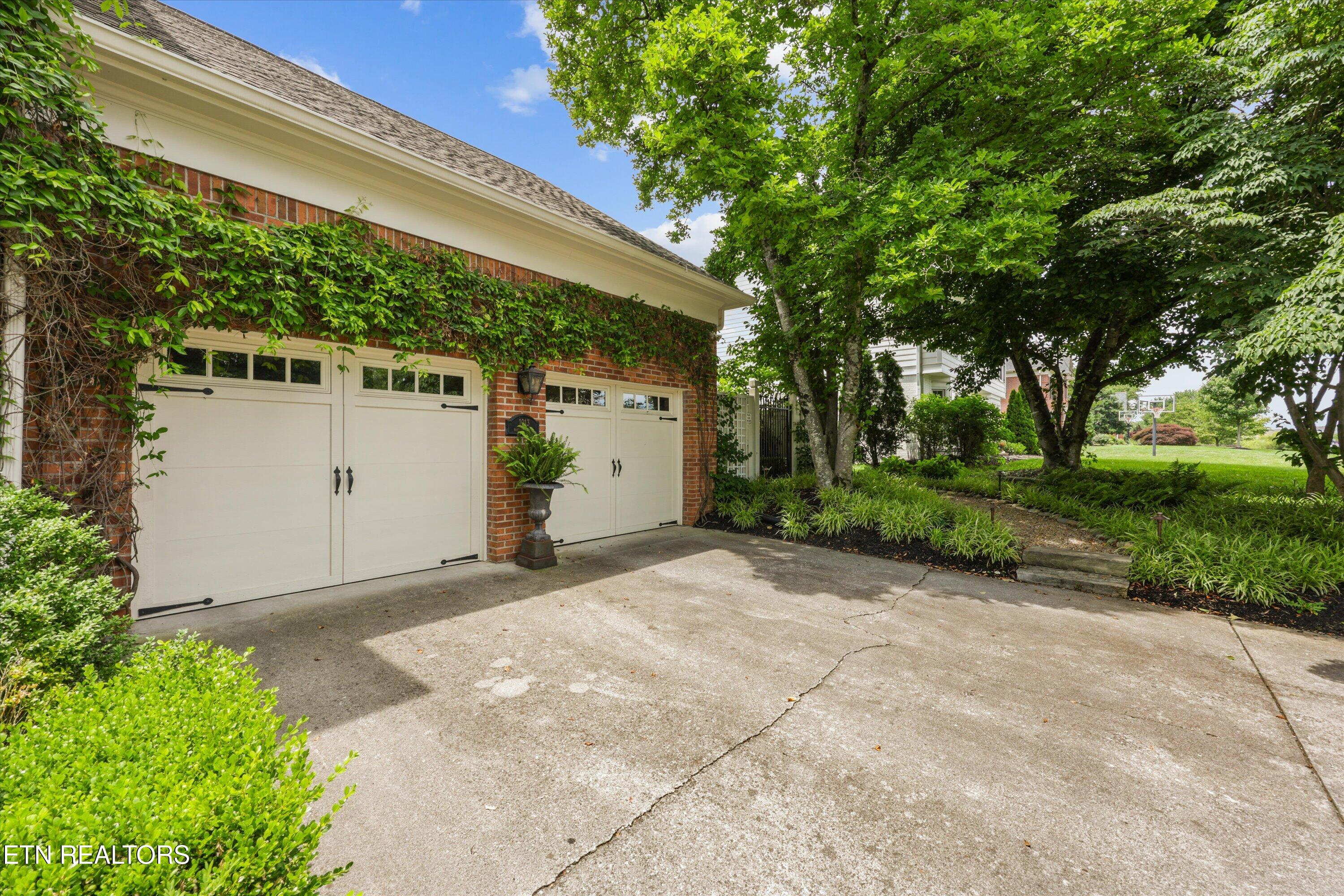 1013 Hayslope Drive Knoxville TN 37919