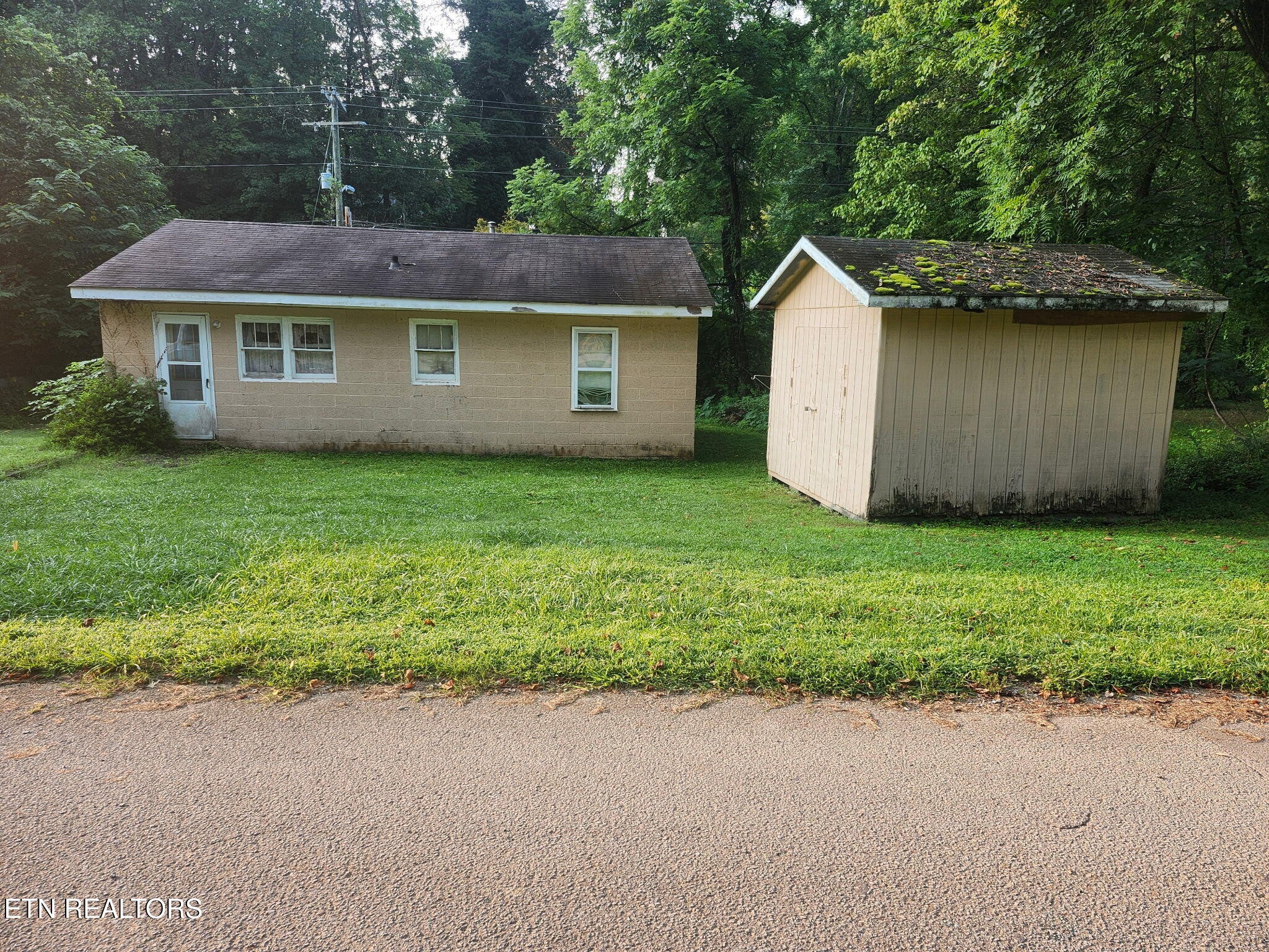 679 Hen Valley Road Oliver Springs TN 37840
