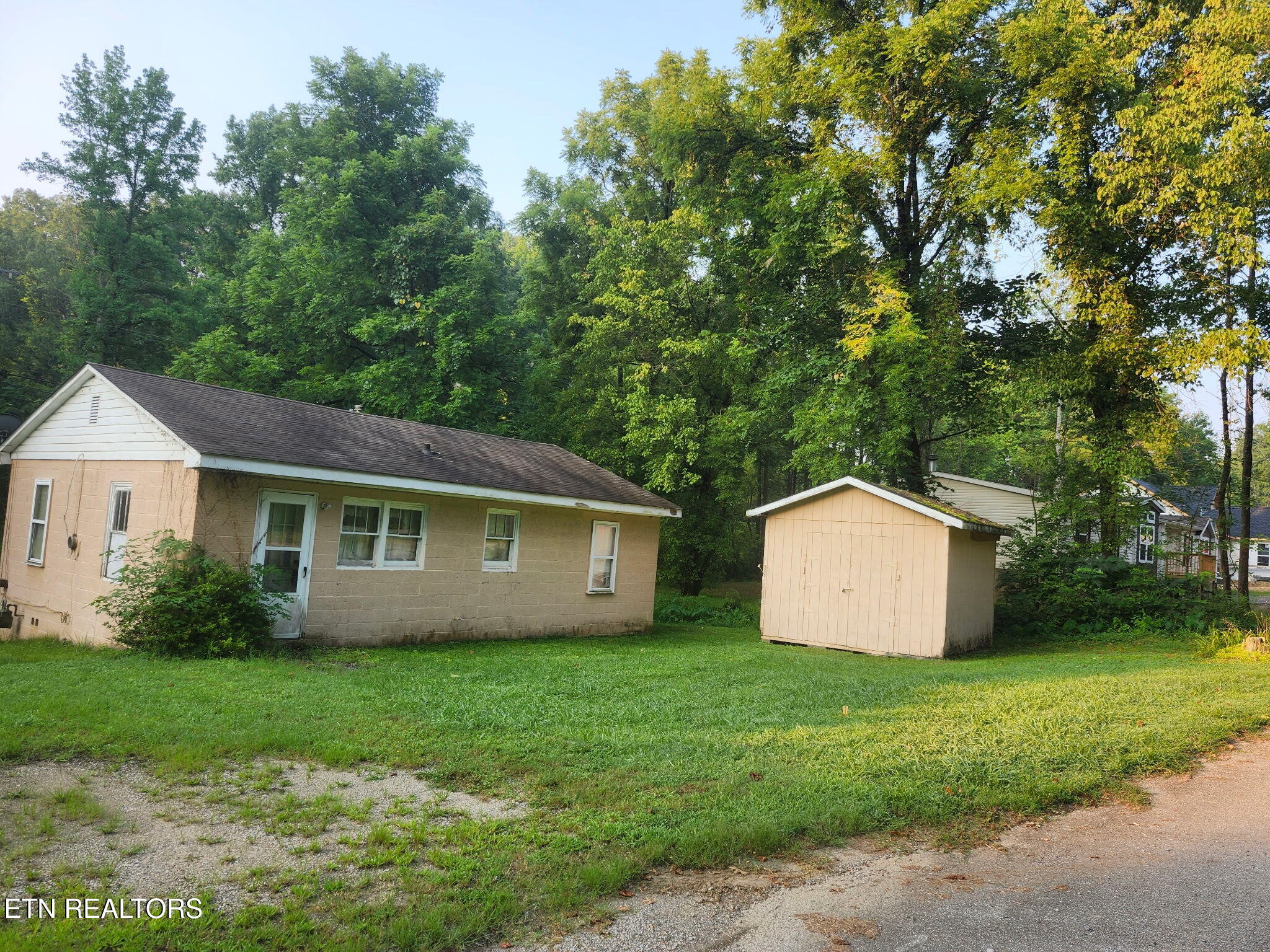 679 Hen Valley Road Oliver Springs TN 37840
