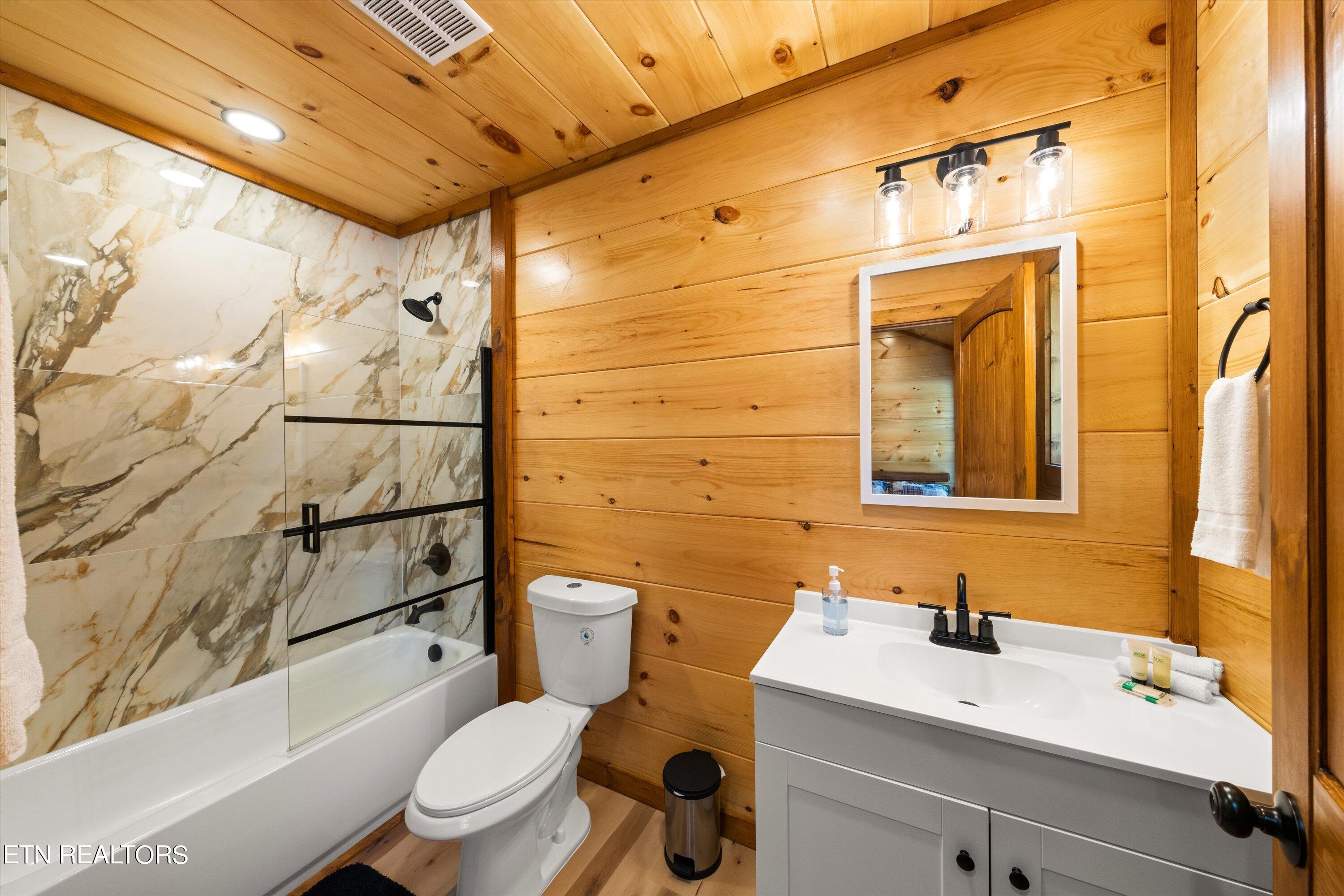 1810 Rhododendron Lane Sevierville TN 37876