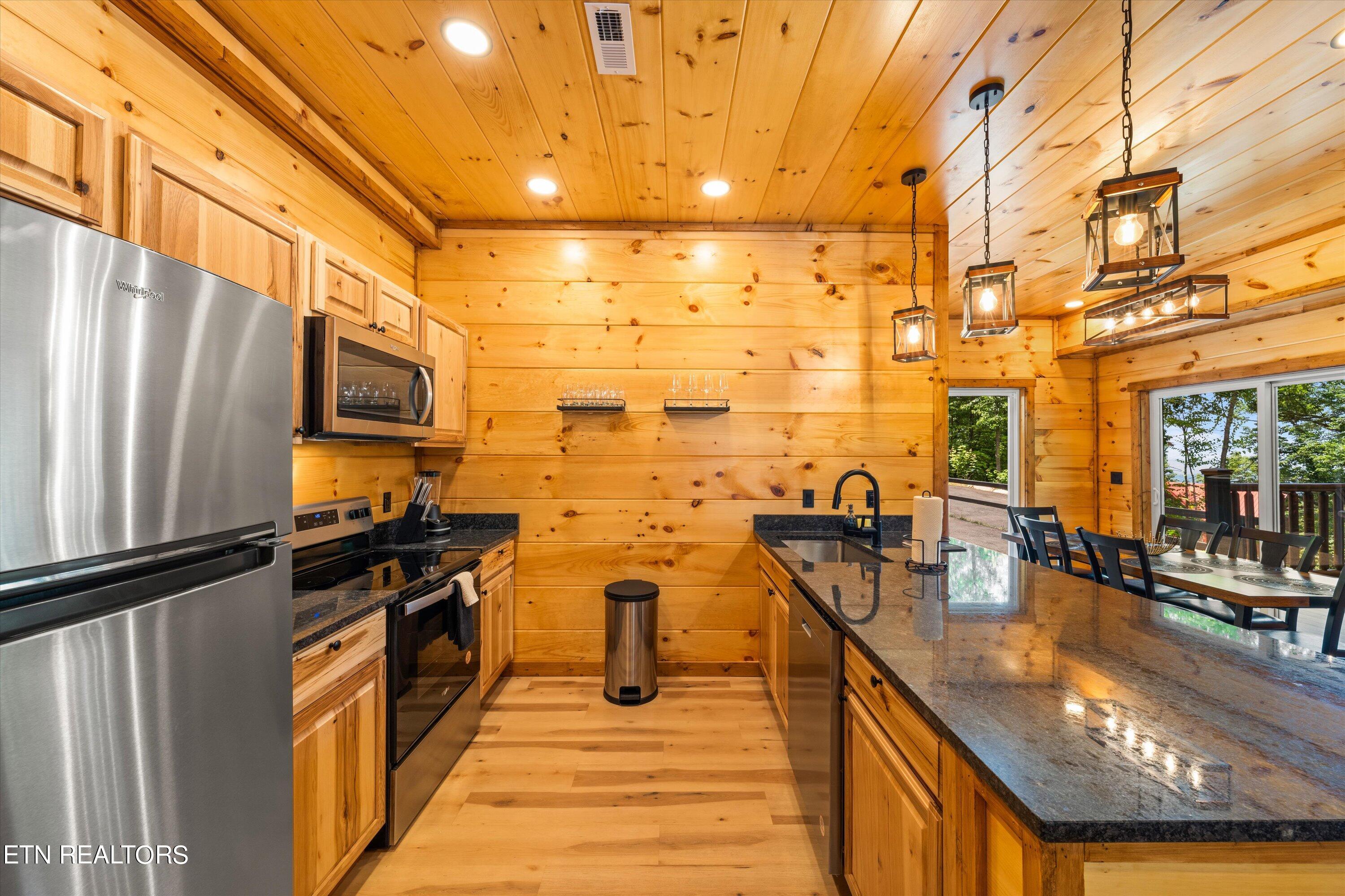 1810 Rhododendron Lane Sevierville TN 37876