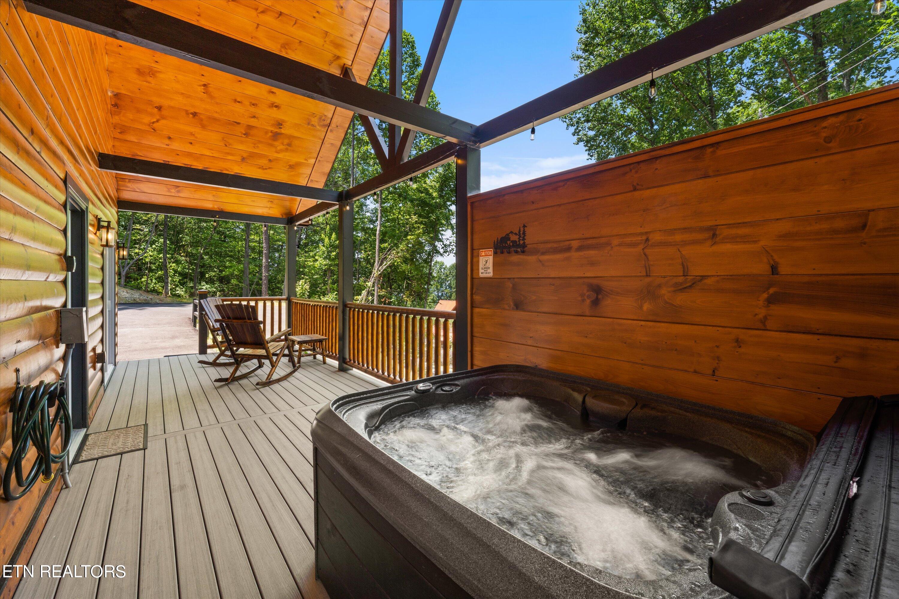 1810 Rhododendron Lane Sevierville TN 37876