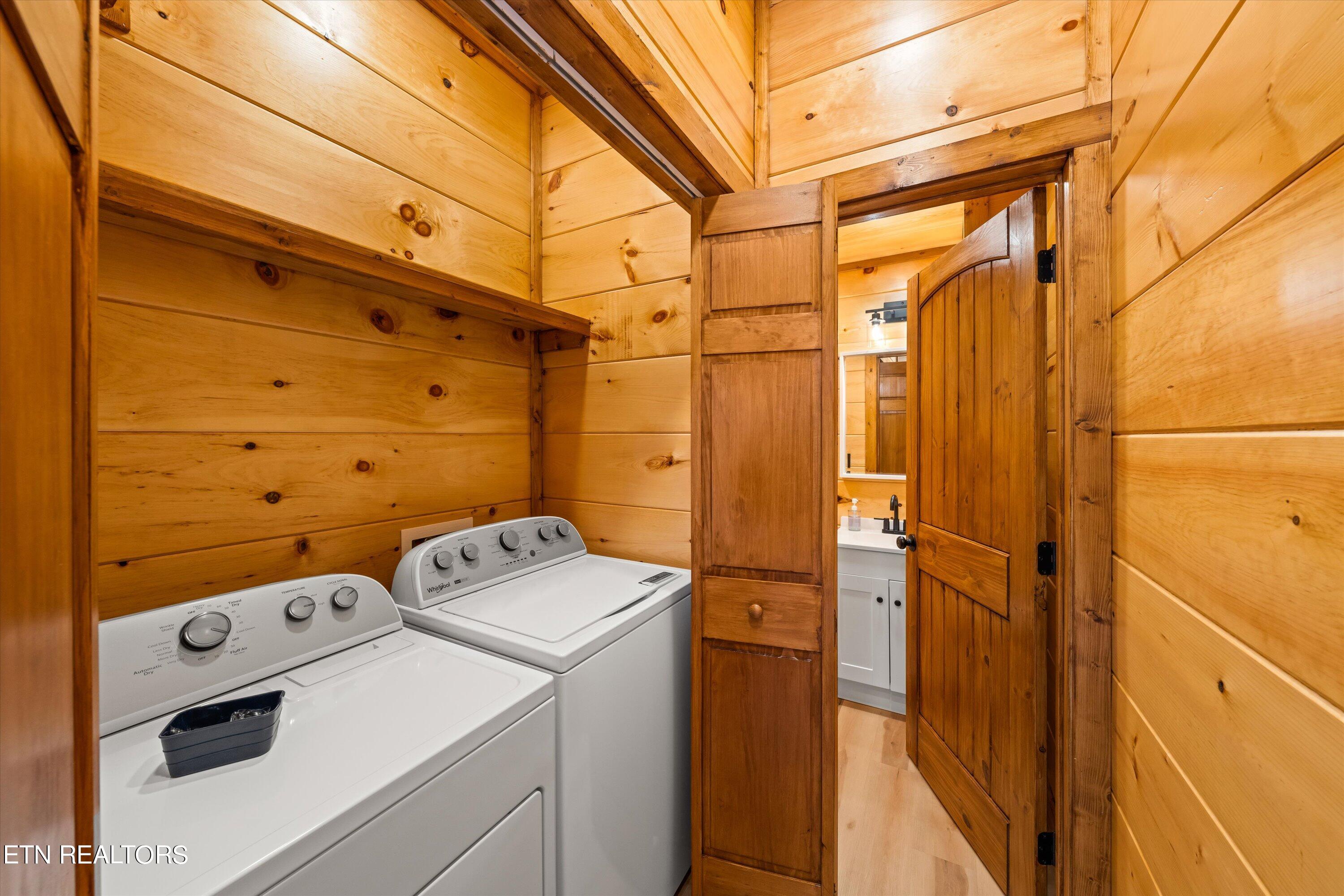 1810 Rhododendron Lane Sevierville TN 37876