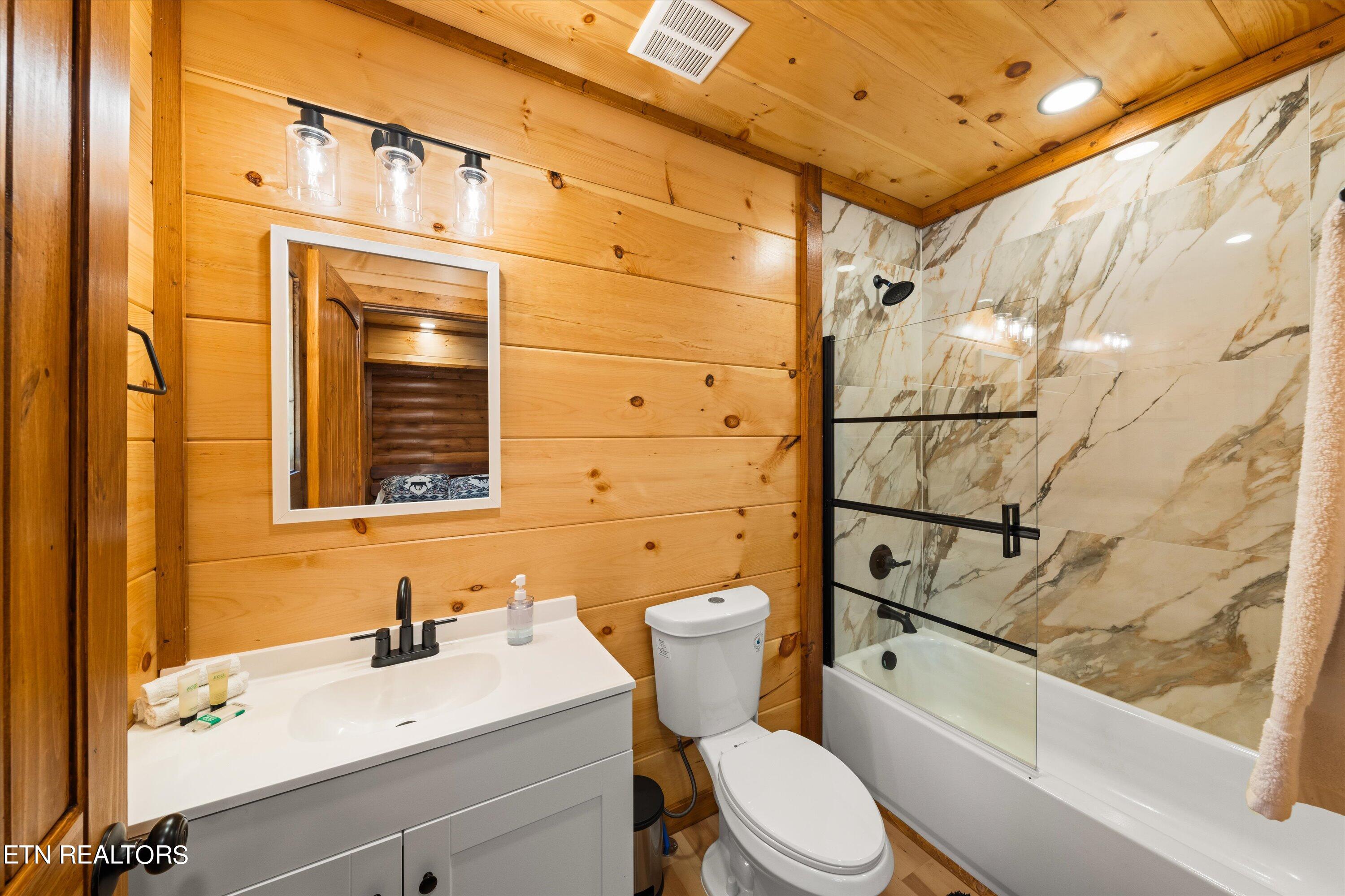 1810 Rhododendron Lane Sevierville TN 37876