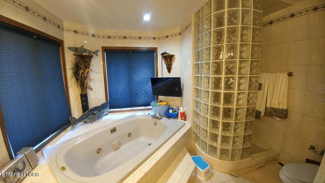 1013 Oliver Springs Highway Clinton TN 37716