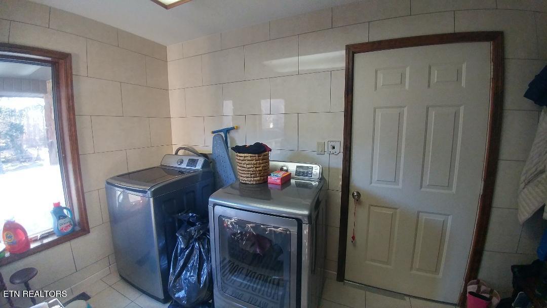 1013 Oliver Springs Highway Clinton TN 37716