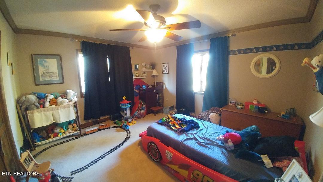 1013 Oliver Springs Highway Clinton TN 37716