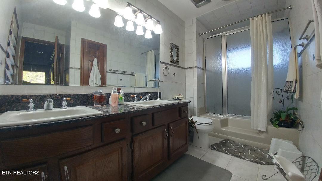 1013 Oliver Springs Highway Clinton TN 37716