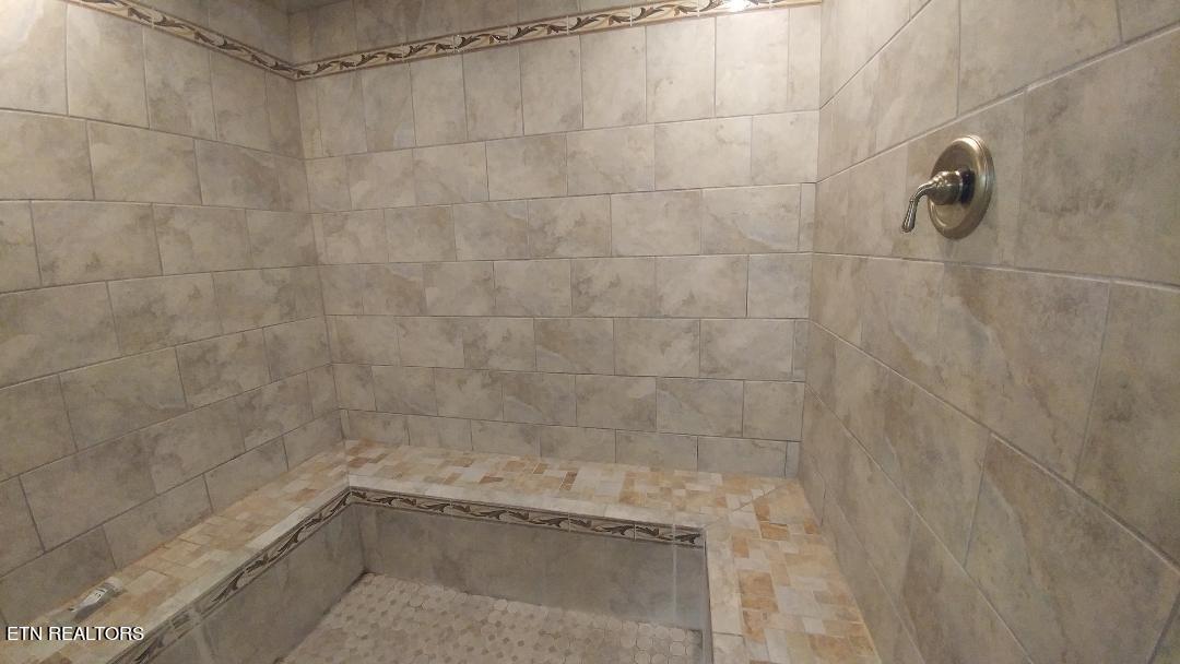 1013 Oliver Springs Highway Clinton TN 37716