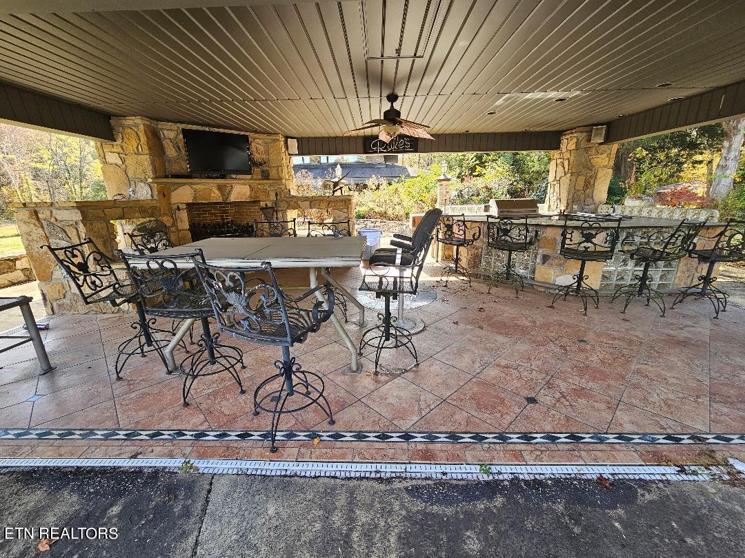 1013 Oliver Springs Highway Clinton TN 37716