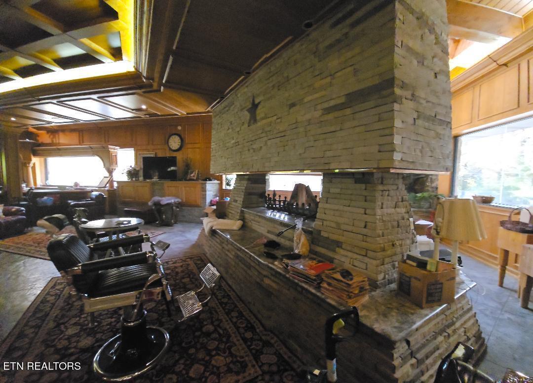 1013 Oliver Springs Highway Clinton TN 37716