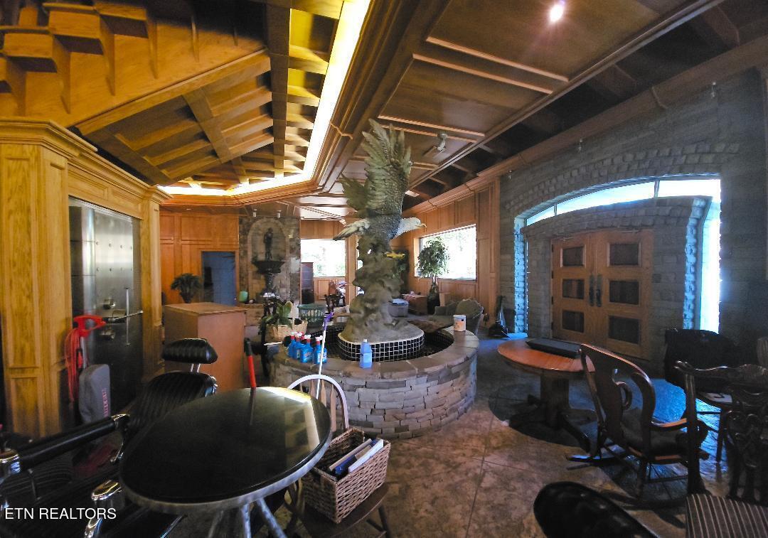 1013 Oliver Springs Highway Clinton TN 37716