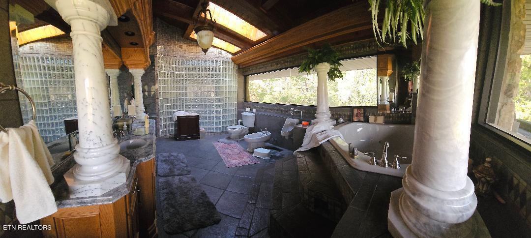 1013 Oliver Springs Highway Clinton TN 37716