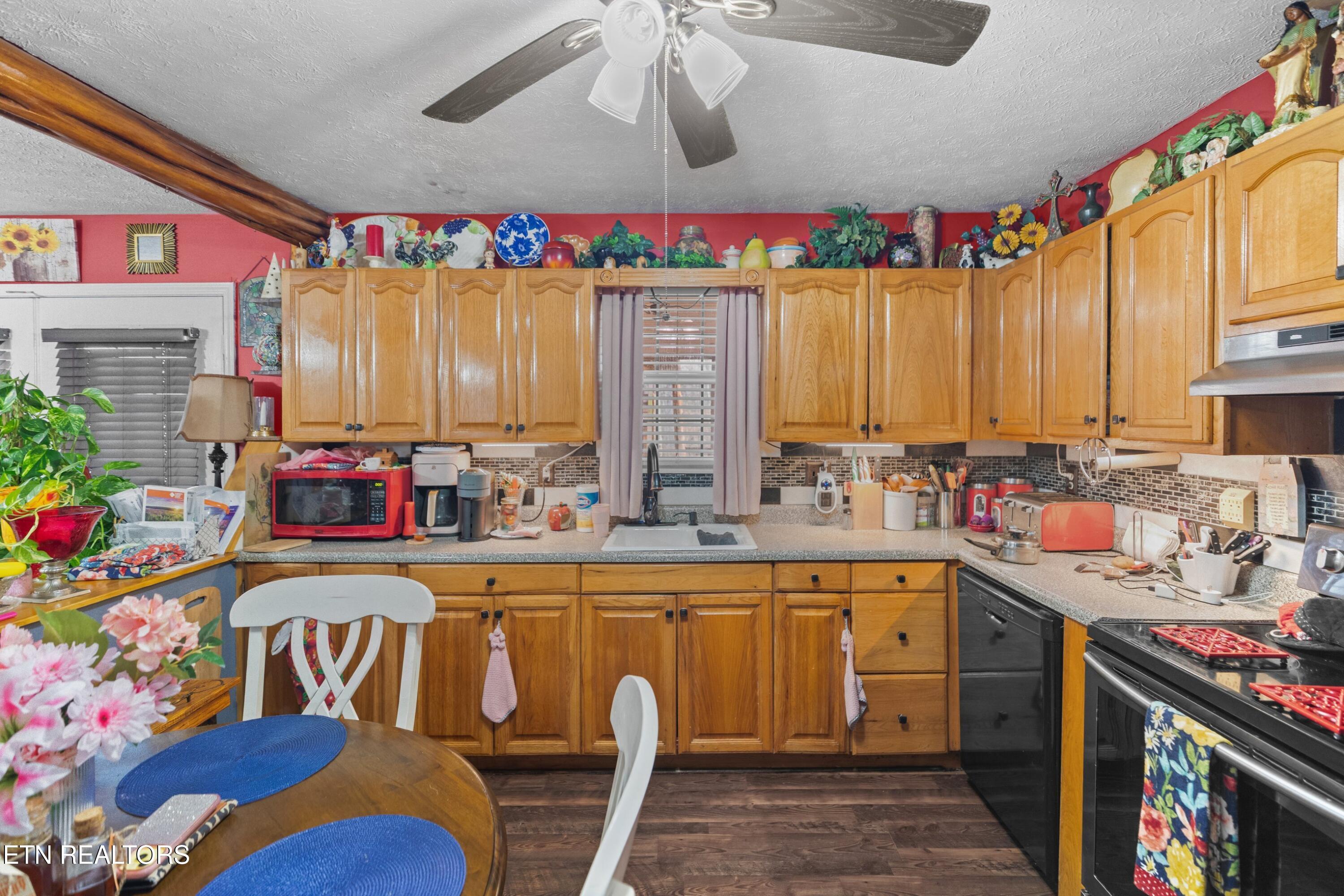 2793 Highway 31 Sneedville TN 37869