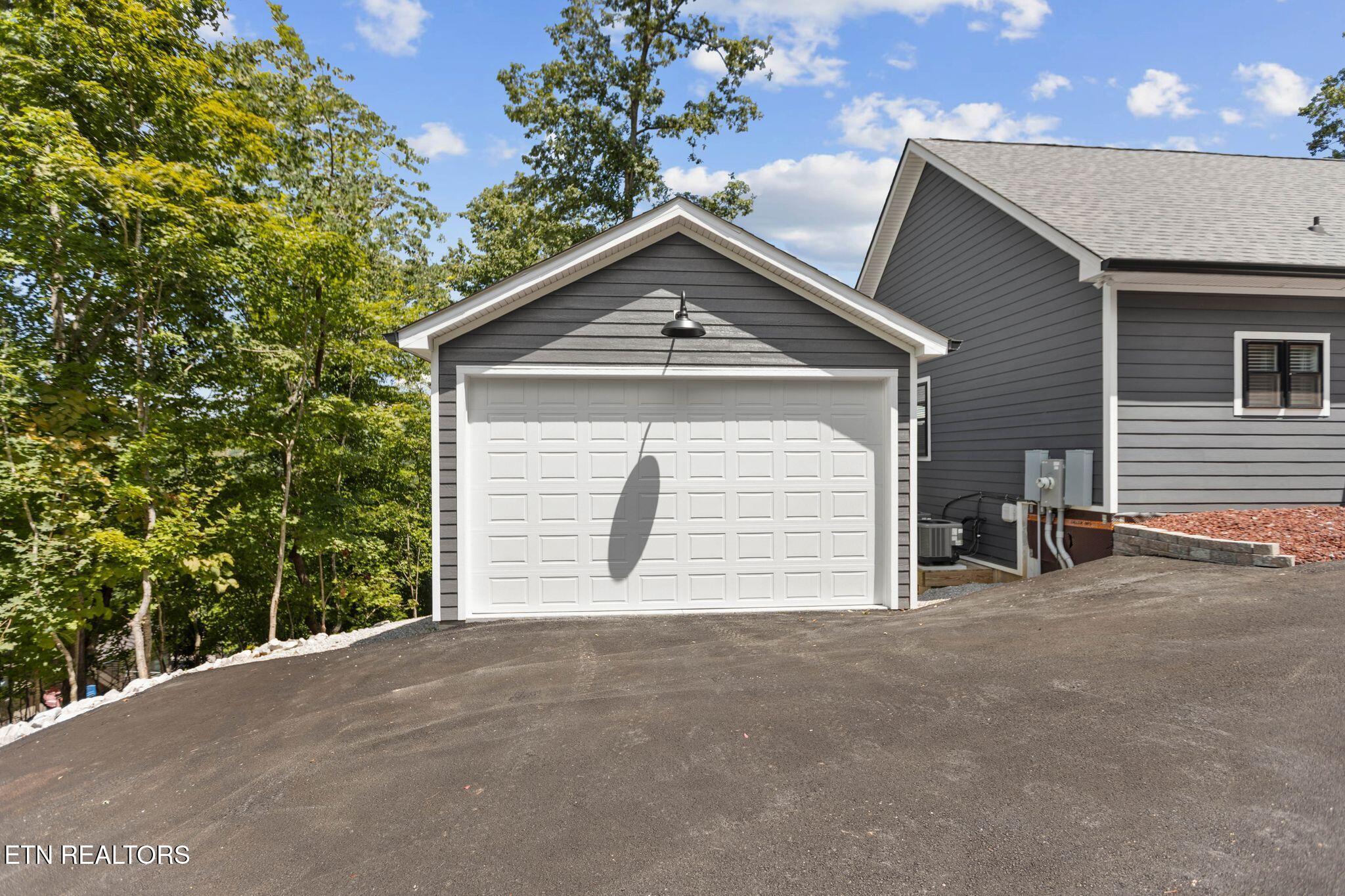 552 Fox Ridge Lane Caryville TN 37714