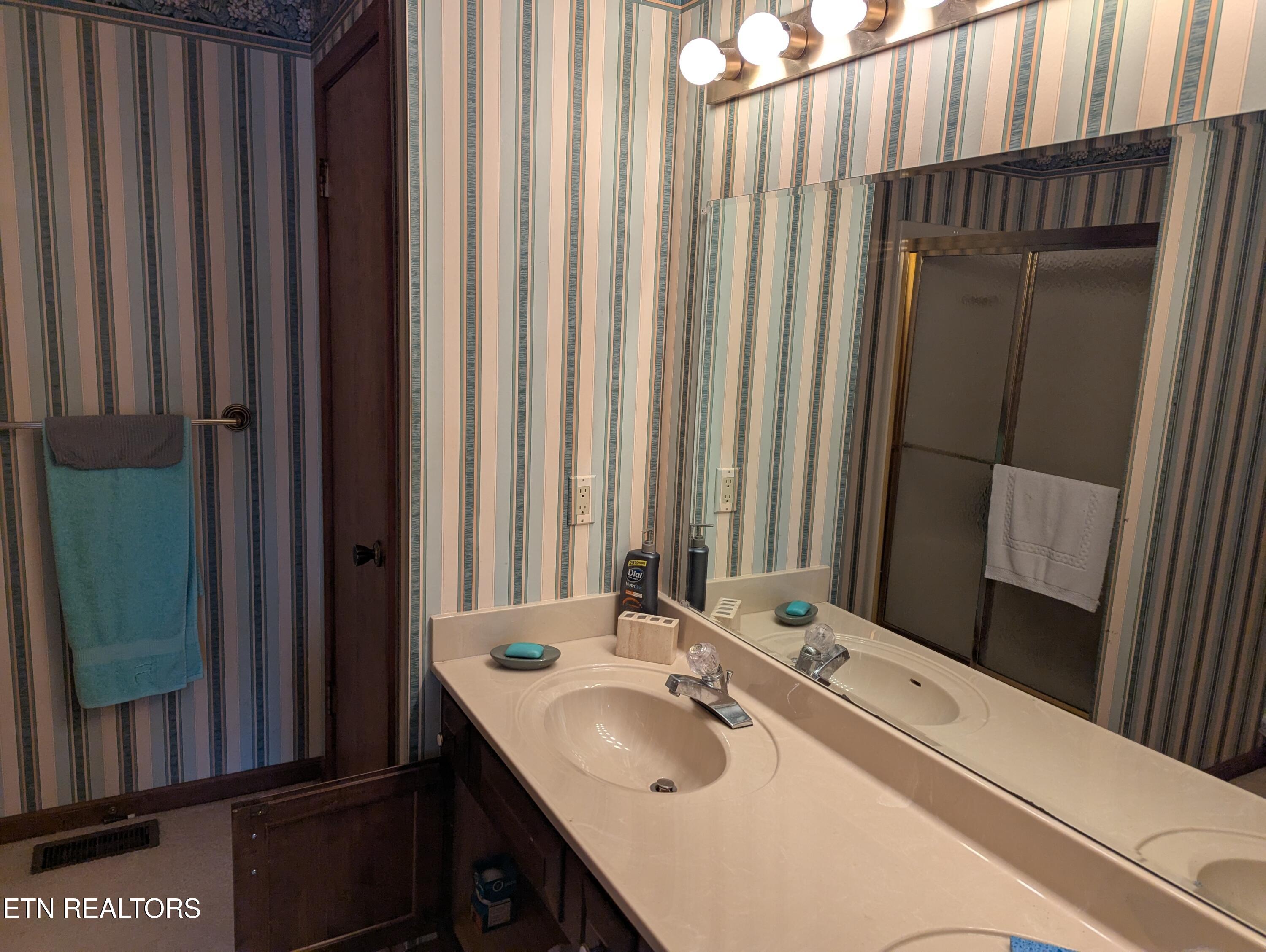 124 Sugarbush Circle Crossville TN 38558
